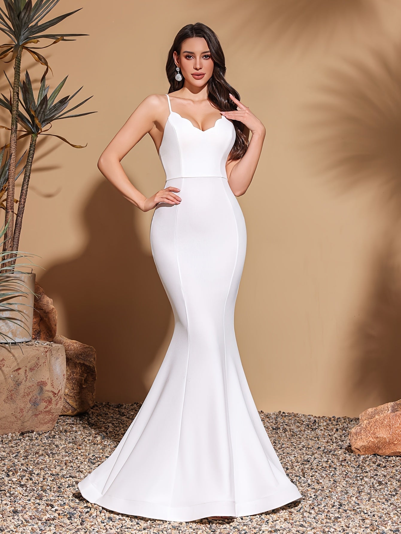 VougeVamp White V-Neck Backless Mermaid Evening Dress for Women - Elegant Long Bodycon Gown