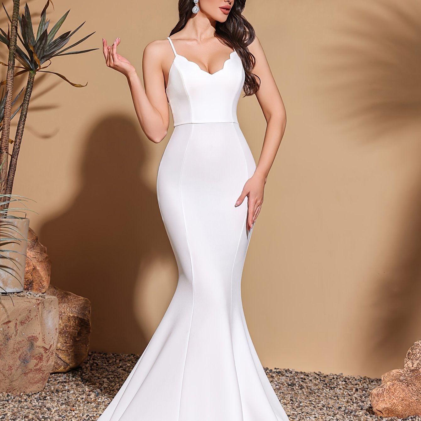 VougeVamp White V-Neck Backless Mermaid Evening Dress for Women - Elegant Long Bodycon Gown
