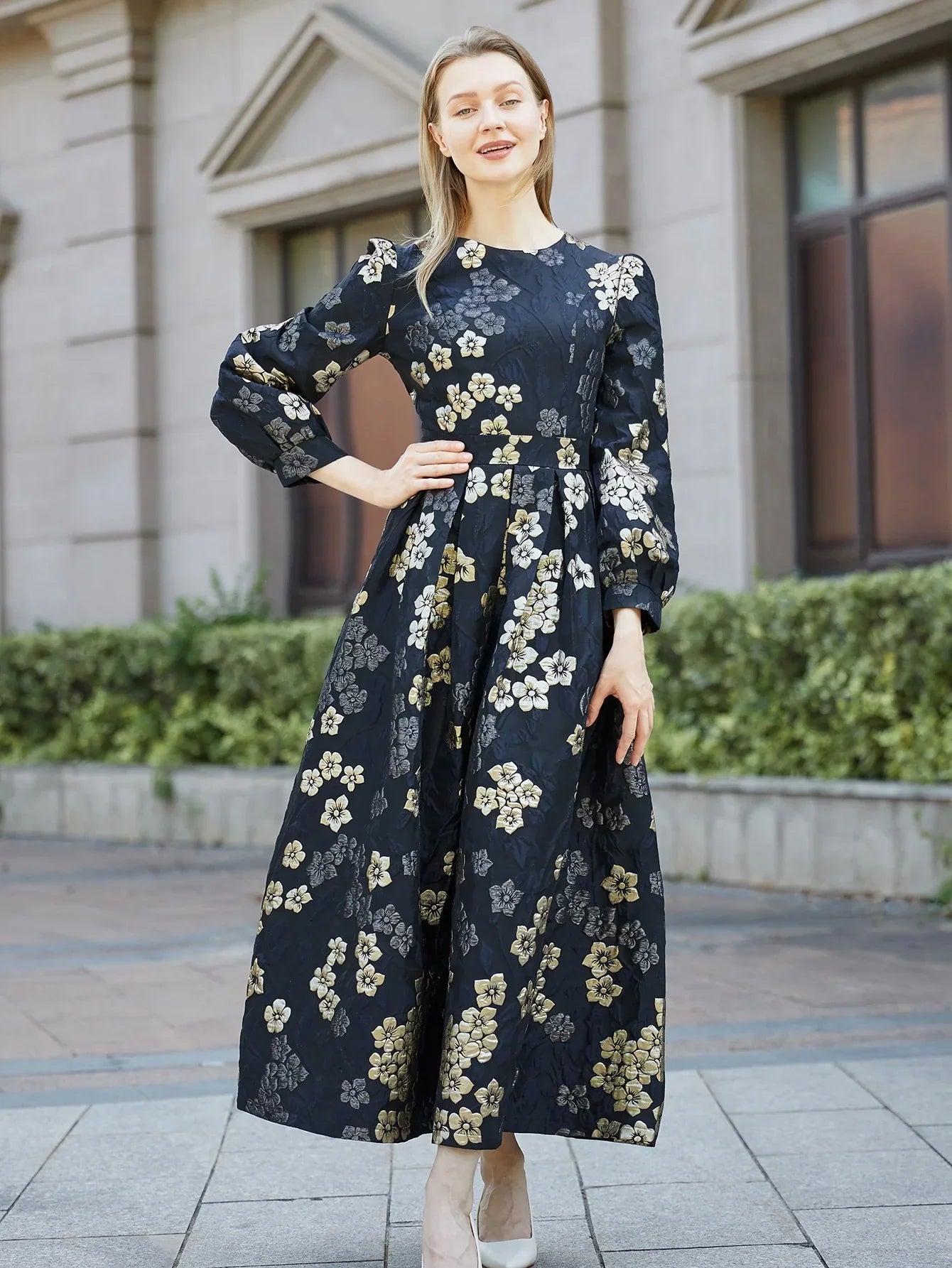 VougeVamp Elegant Jacquard Kaftan Abaya – Modest Islamic Long Party & Holiday Gown