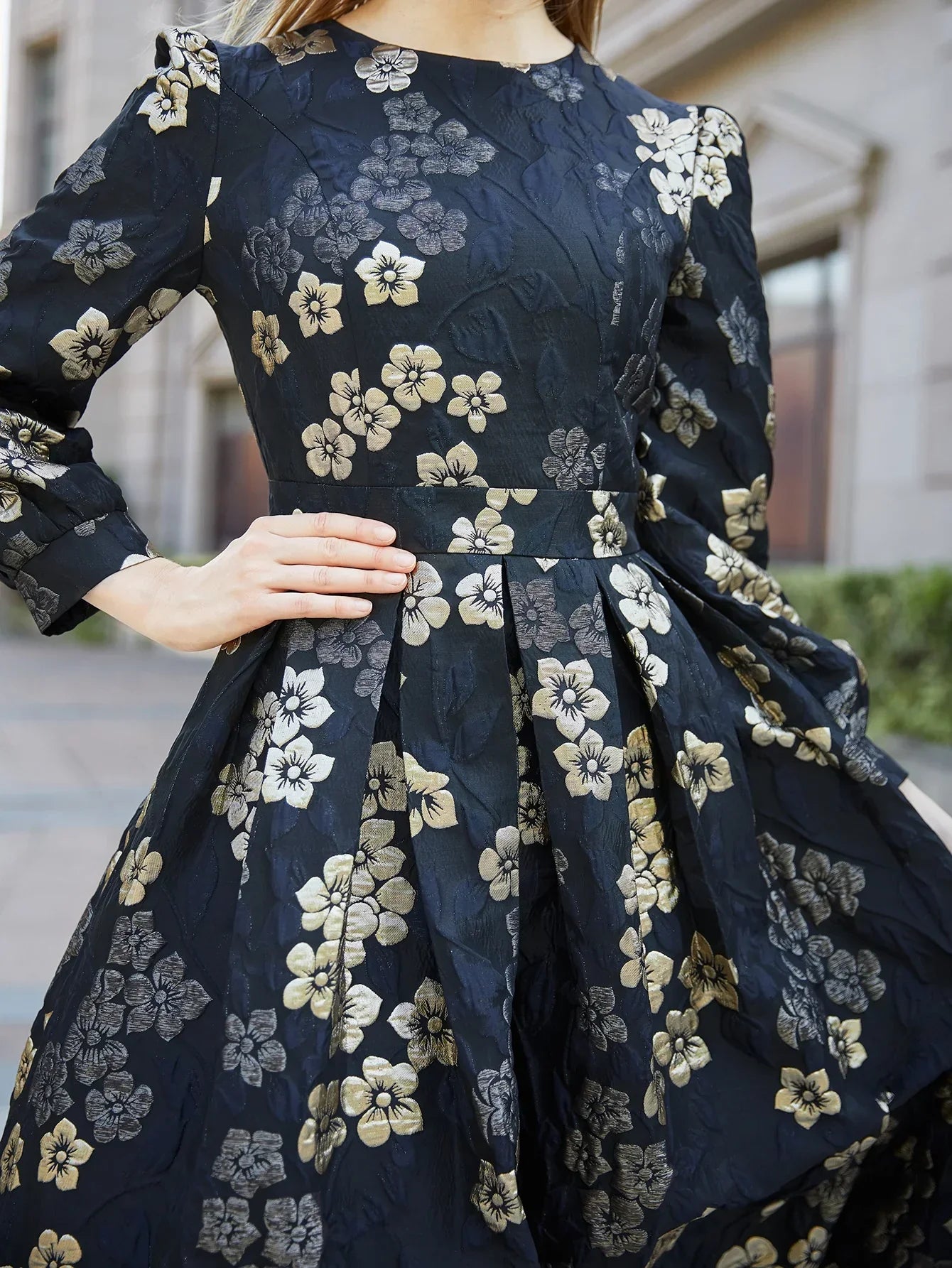 VougeVamp Elegant Jacquard Kaftan Abaya – Modest Islamic Long Party & Holiday Gown