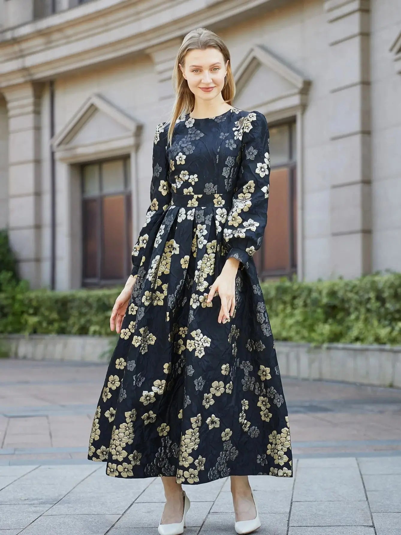 VougeVamp Elegant Jacquard Kaftan Abaya – Modest Islamic Long Party & Holiday Gown