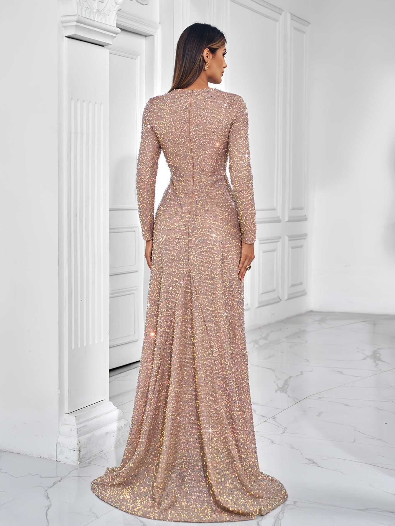 VougeVamp Elegant Handmade A-Line Evening Gown – Round Neck, Sequin Detailing & Thigh-High Slit for Formal Events