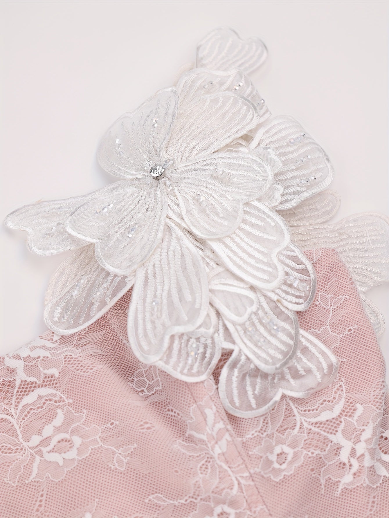 VougeVamp Luxe Lace Body-Sculpting Evening Gown – Off-Shoulder Floor-Length Dress with Fishbone Shaping & Diamond Embroidery