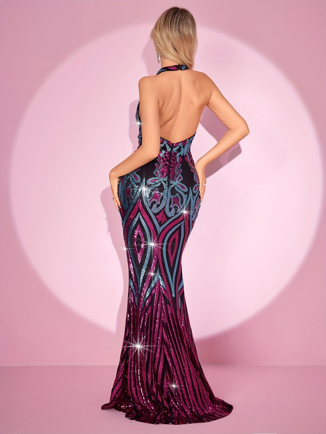 VougeVamp Sequin V-Neck Halter Bodycon Dress – Glamorous Fitted Evening Party Dress