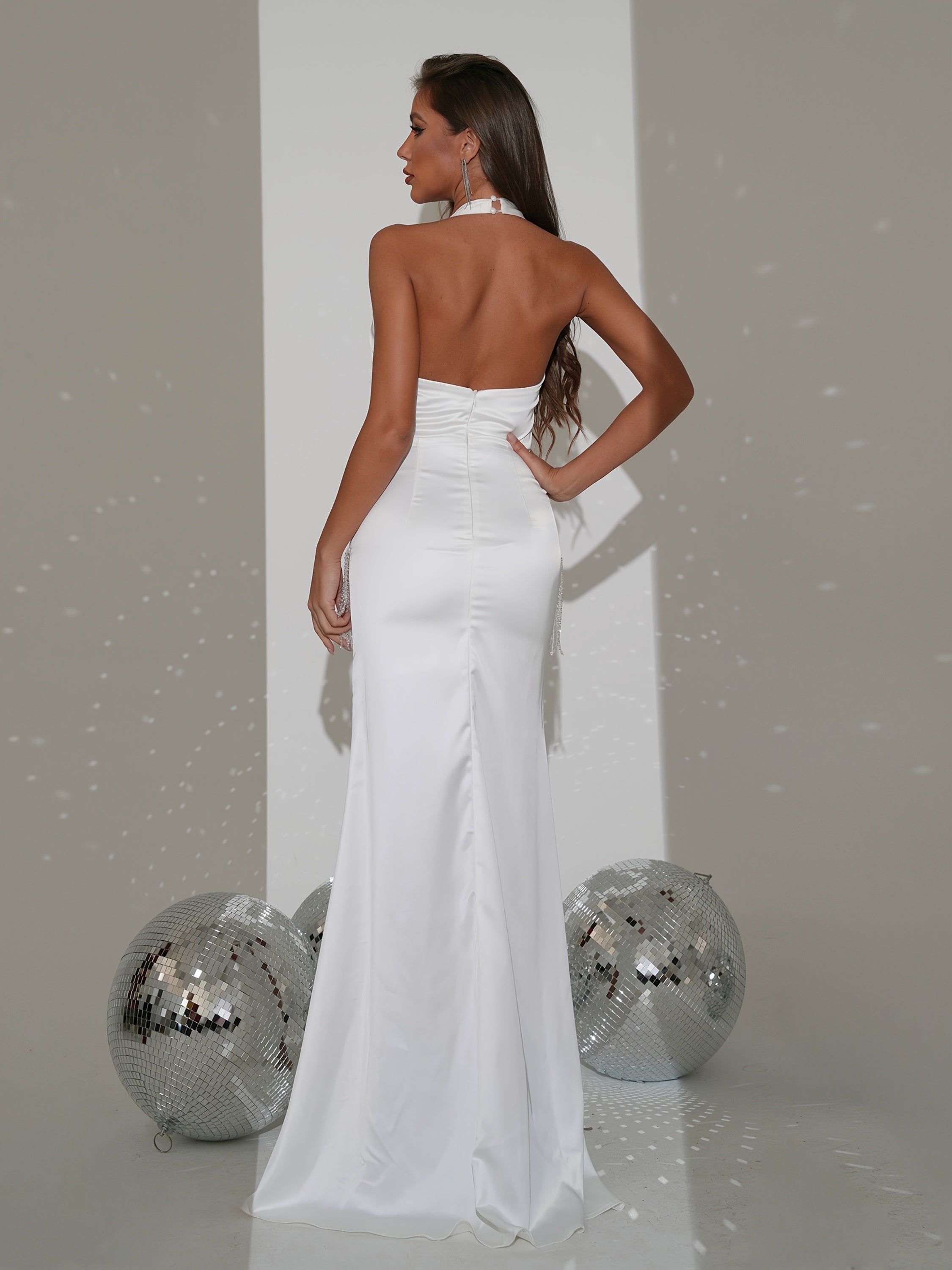 VougeVamp Elegant White Halter Neck Backless Bodycon Dress for Women - Tassel Detail and Front Slit Sleeveless Knit Gown