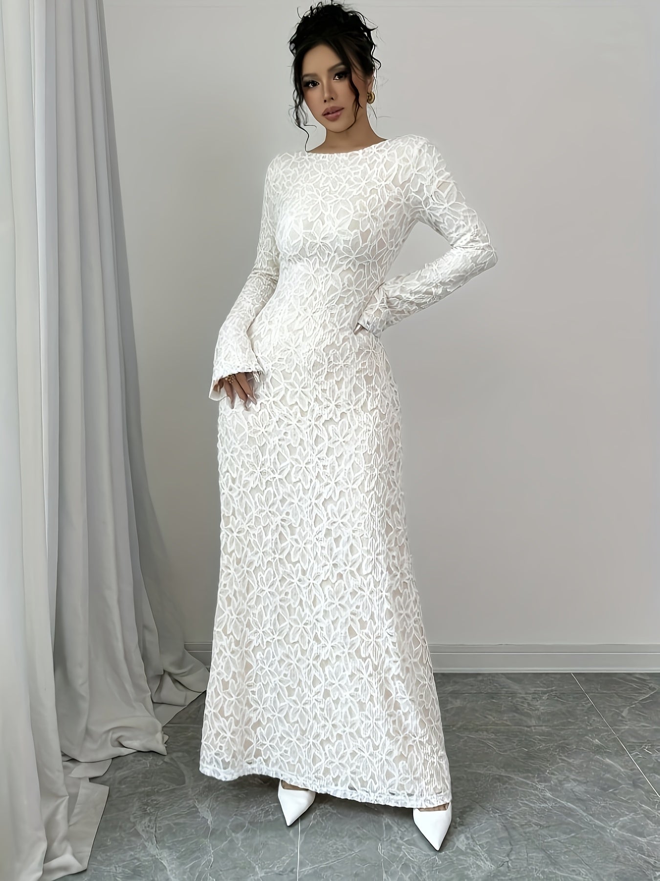 VougeVamp Tailored Velvet Lace A-Line Dress – Elegant Long-Sleeve Fitted Waist Gown