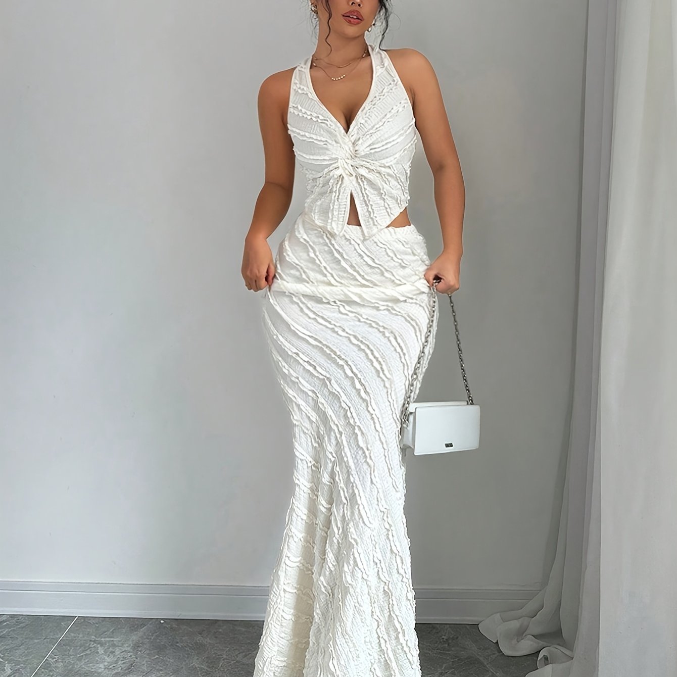 VougeVamp Women's Sleeveless V-Neck Halter Neck Dress – Backless Bodycon with Pleated Fish Tail Hem