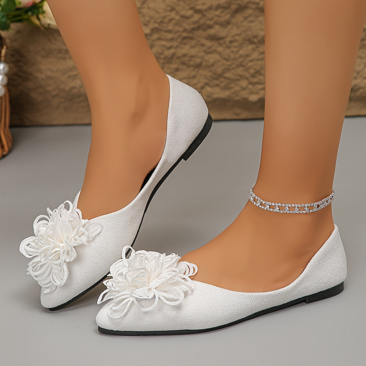 VougeVamp Chic Floral Petal Flats – Pointed Toe Slip-On Velvet Shoes for Effortless Elegance - VougeVampUK