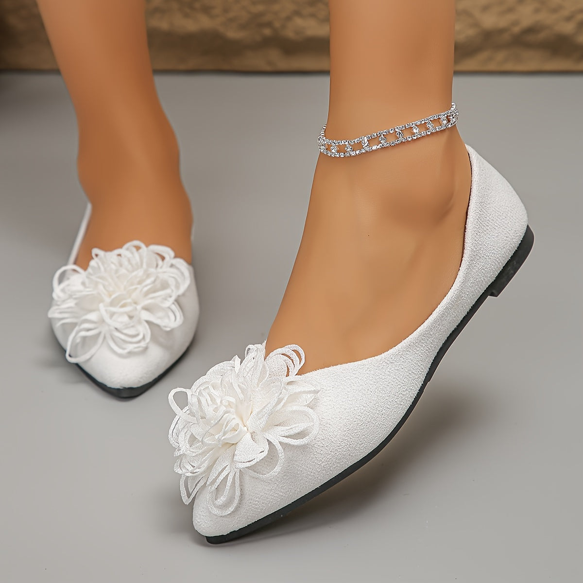 VougeVamp Chic Floral Petal Flats – Pointed Toe Slip-On Velvet Shoes for Effortless Elegance - VougeVampUK