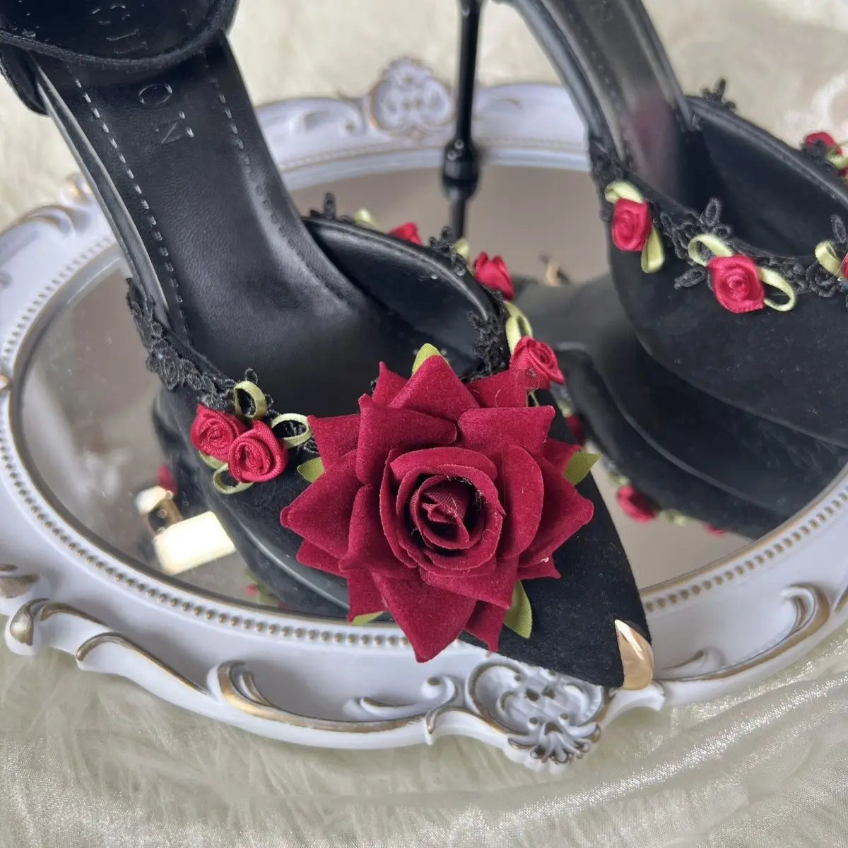 VougeVamp Elegant Gothic Lolita Heeled Shoes – Black & Red Pointed Toe High Heels for Women