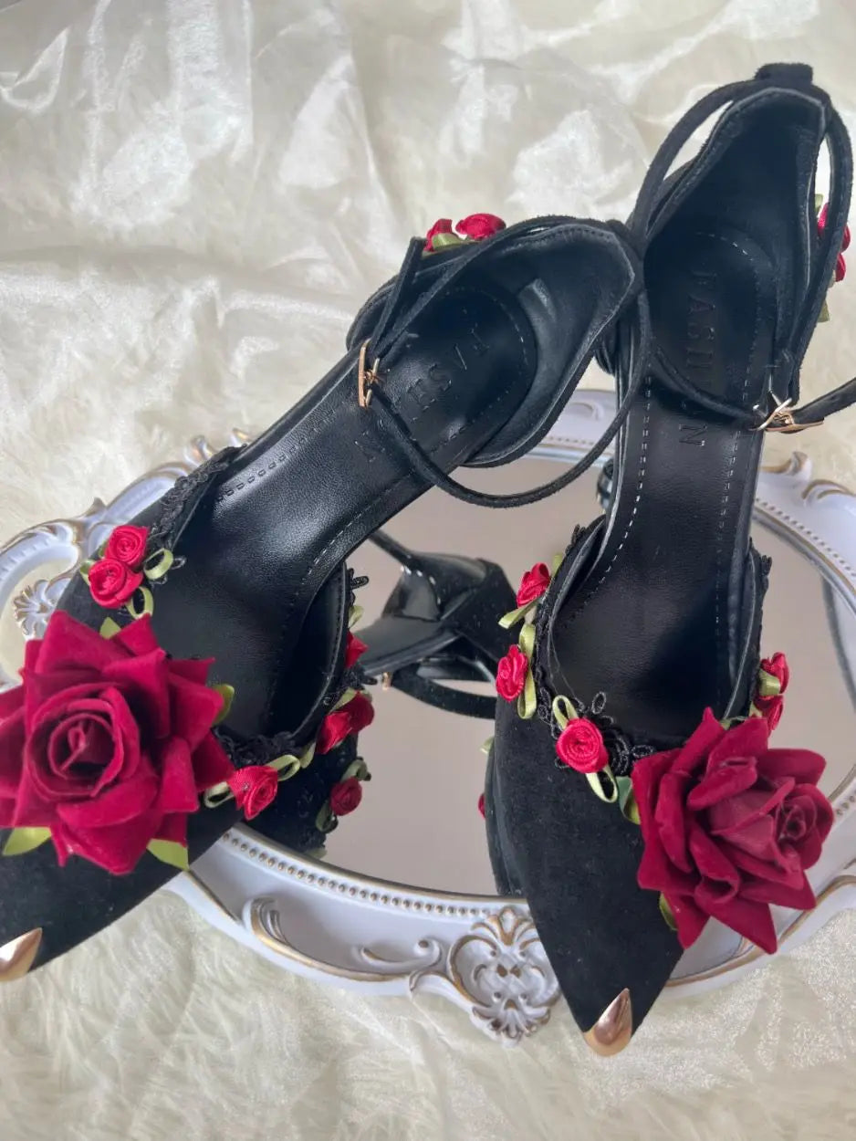 VougeVamp Elegant Gothic Lolita Heeled Shoes – Black & Red Pointed Toe High Heels for Women