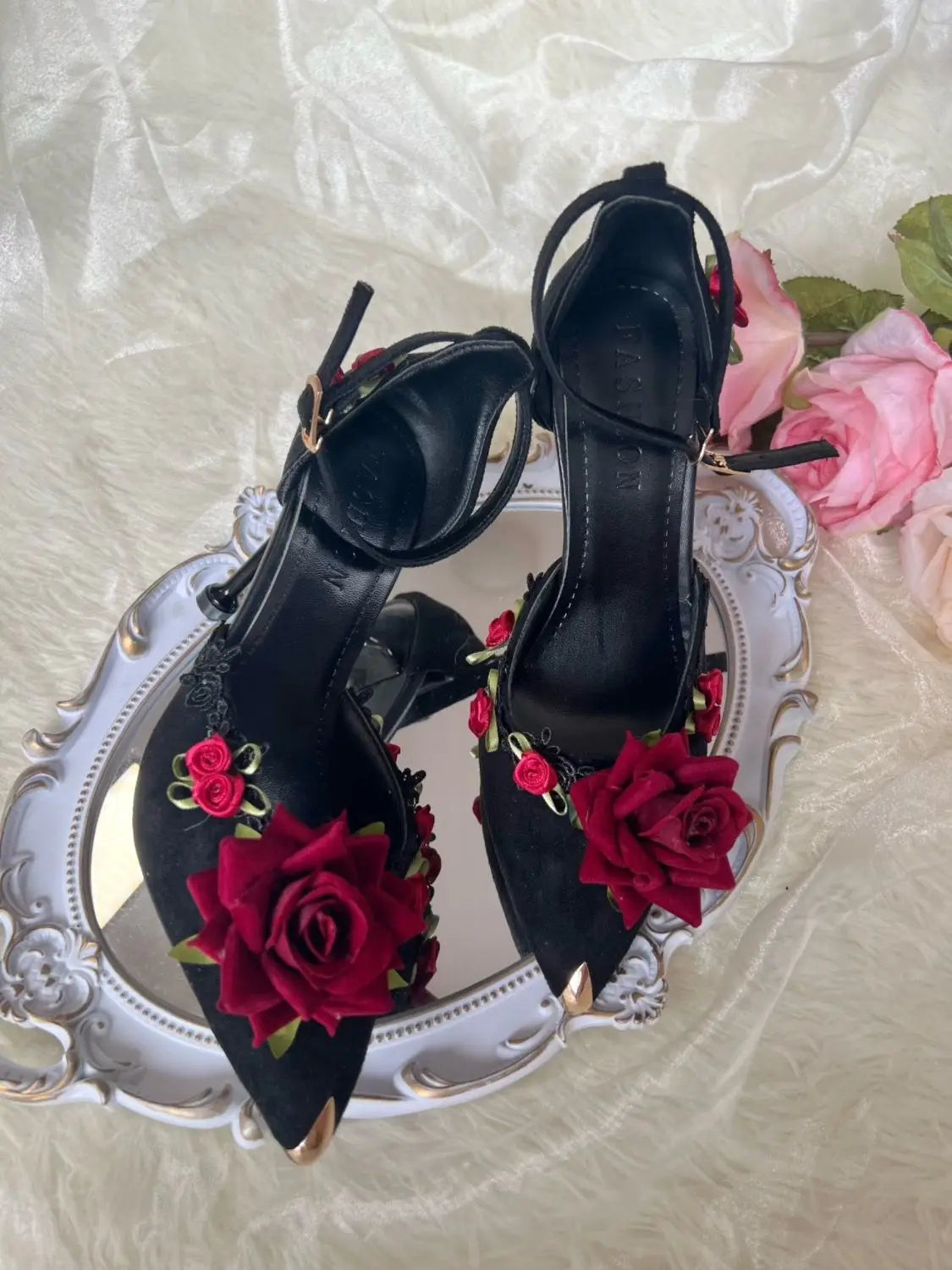 VougeVamp Elegant Gothic Lolita Heeled Shoes – Black & Red Pointed Toe High Heels for Women