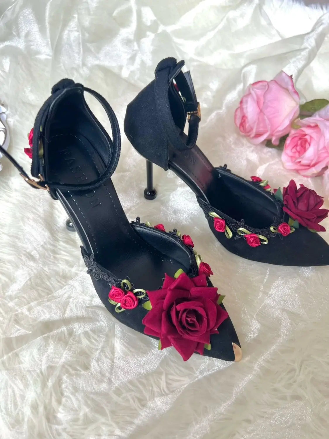 VougeVamp Elegant Gothic Lolita Heeled Shoes – Black & Red Pointed Toe High Heels for Women