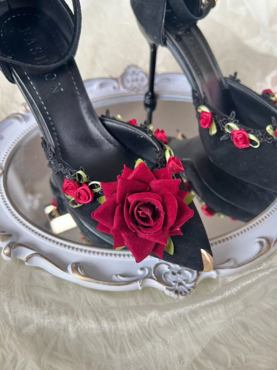 VougeVamp Elegant Gothic Lolita Heeled Shoes – Black & Red Pointed Toe High Heels for Women