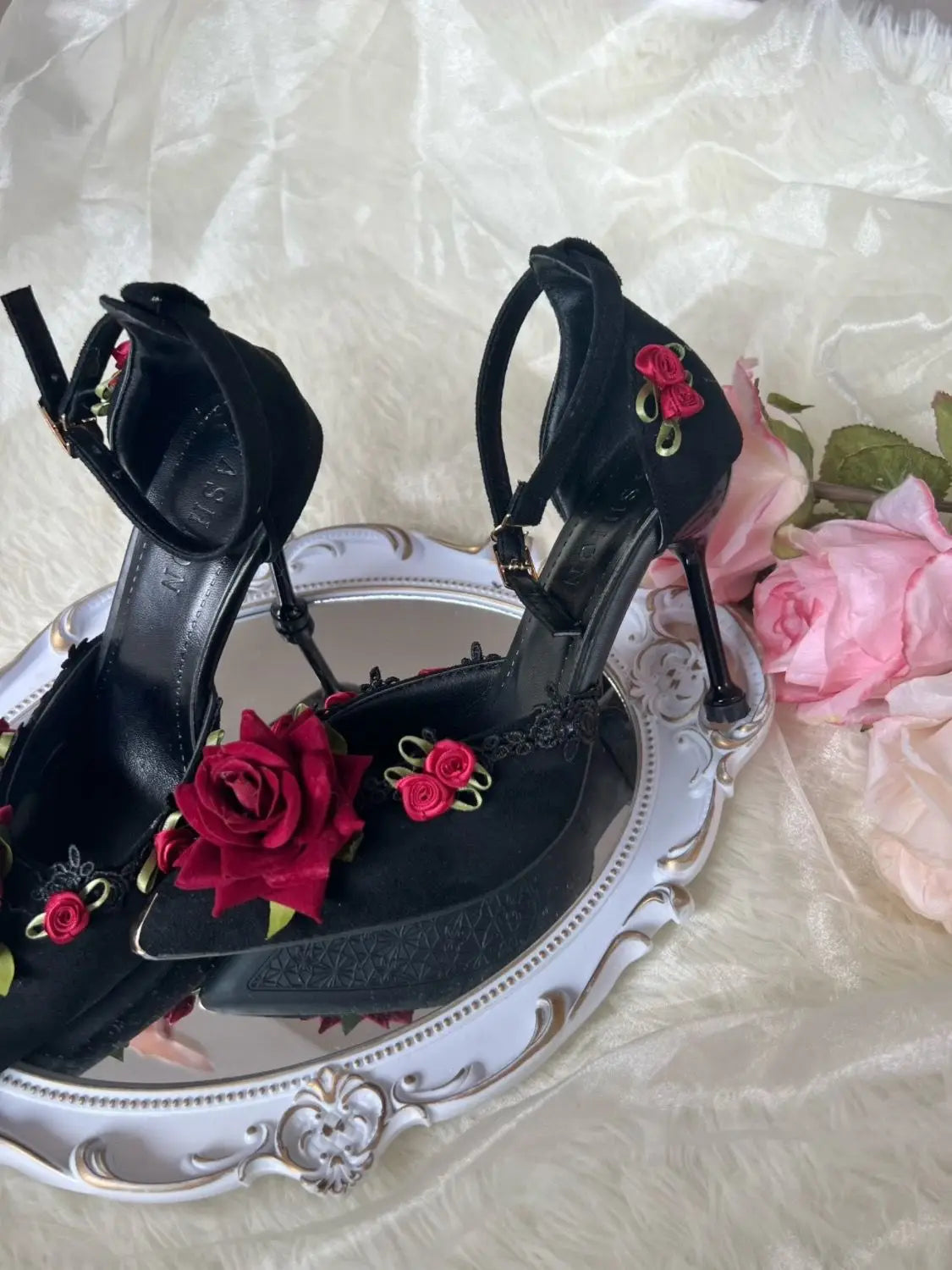 VougeVamp Elegant Gothic Lolita Heeled Shoes – Black & Red Pointed Toe High Heels for Women