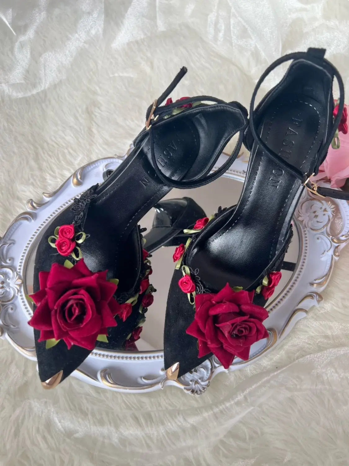 VougeVamp Elegant Gothic Lolita Heeled Shoes – Black & Red Pointed Toe High Heels for Women