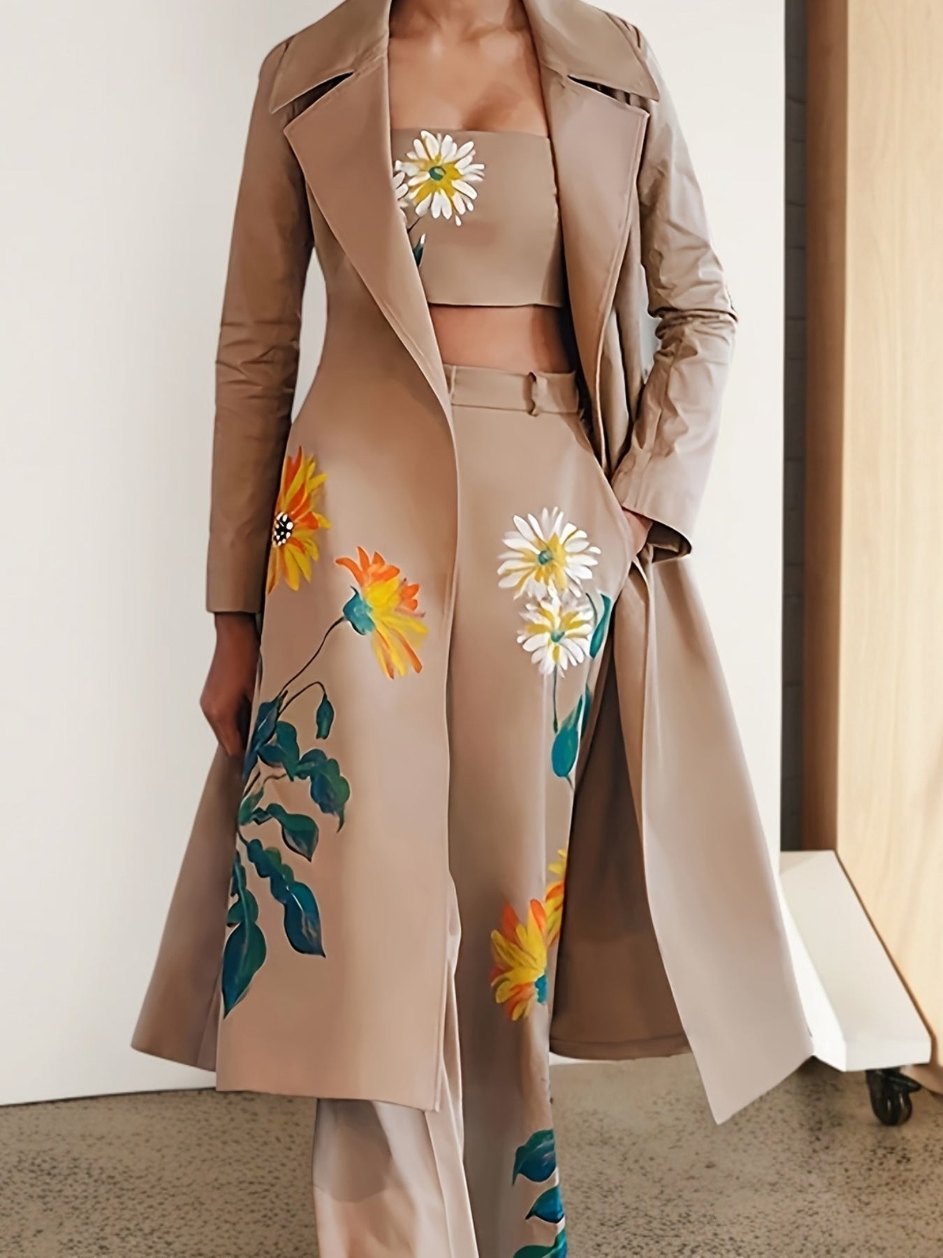 VougeVamp Stylish Floral Print Three-Piece Suit Set – Long Coat, Strapless Inner Top & Loose Straight-Leg Pants