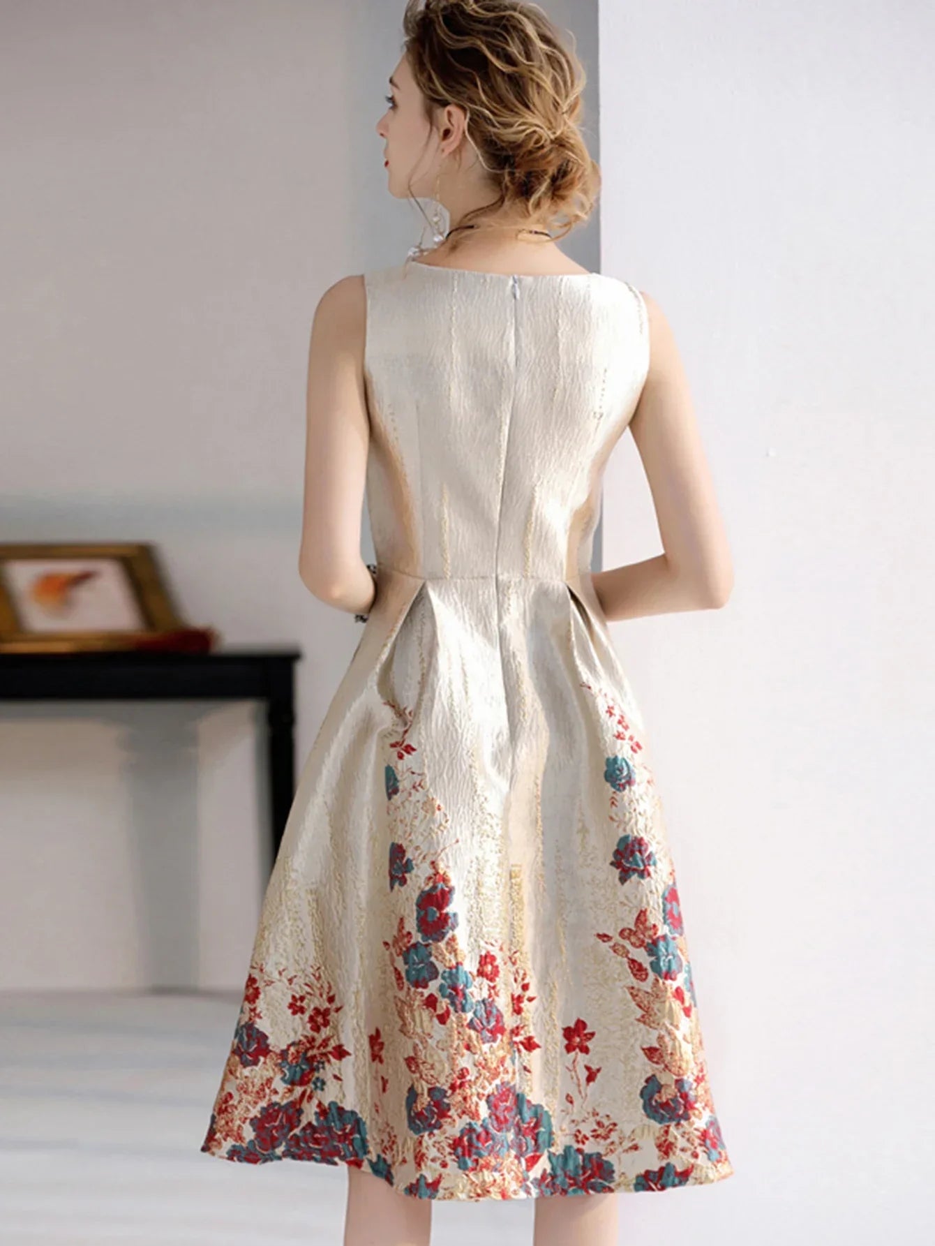 VougeVamp Luxury Jacquard Midi Dress – Sleeveless A-Line Party Gown for Women, Casual Evening Dress - VougeVampUK