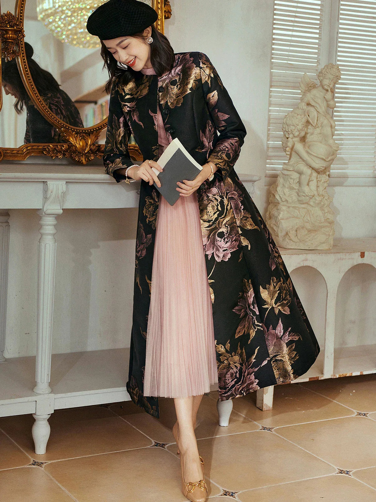 VougeVamp Luxury Brocade Long Trench Coat – Elegant Floral Maxi Overcoat for Autumn & Winter Fashion