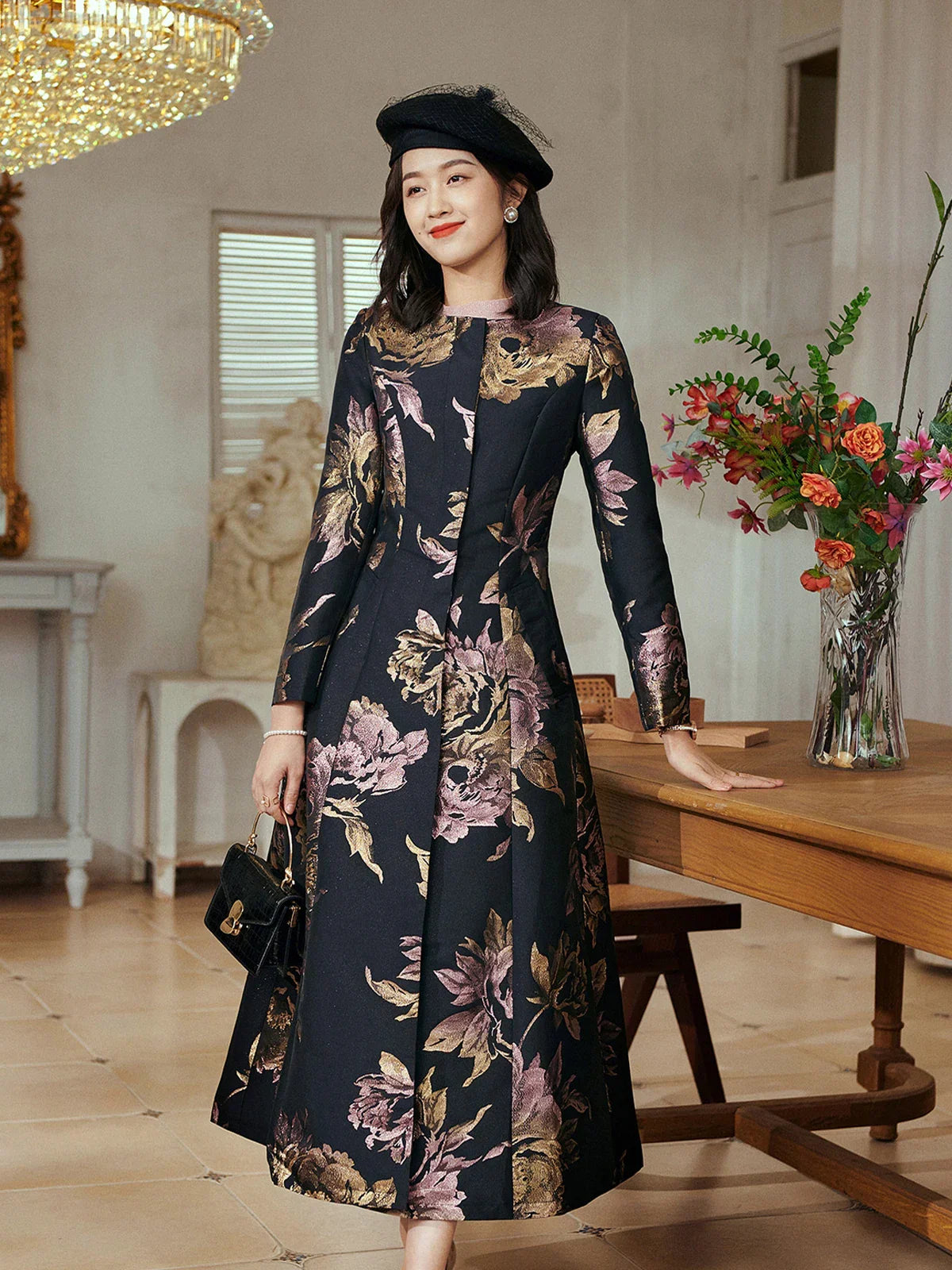 VougeVamp Luxury Brocade Long Trench Coat – Elegant Floral Maxi Overcoat for Autumn & Winter Fashion
