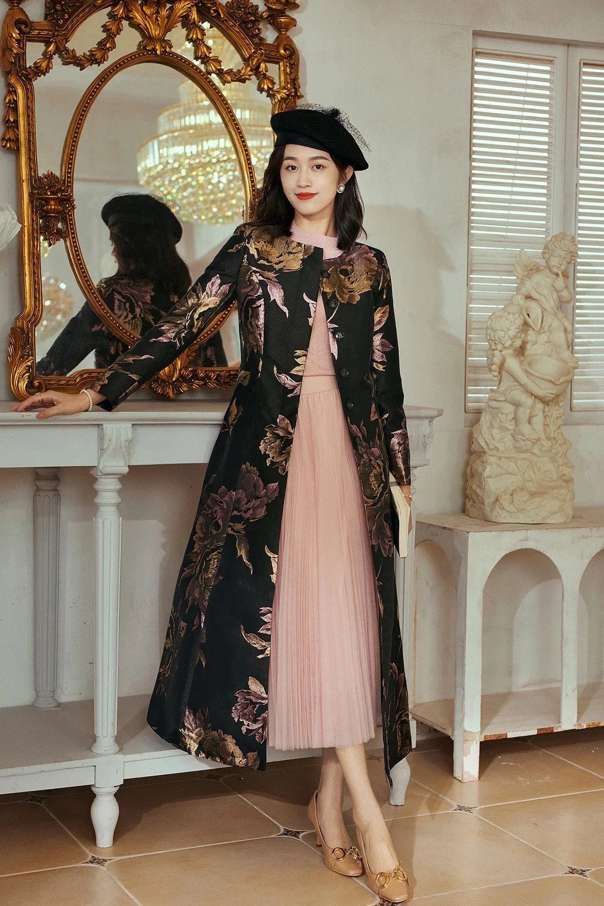 VougeVamp Luxury Brocade Long Trench Coat – Elegant Floral Maxi Overcoat for Autumn & Winter Fashion