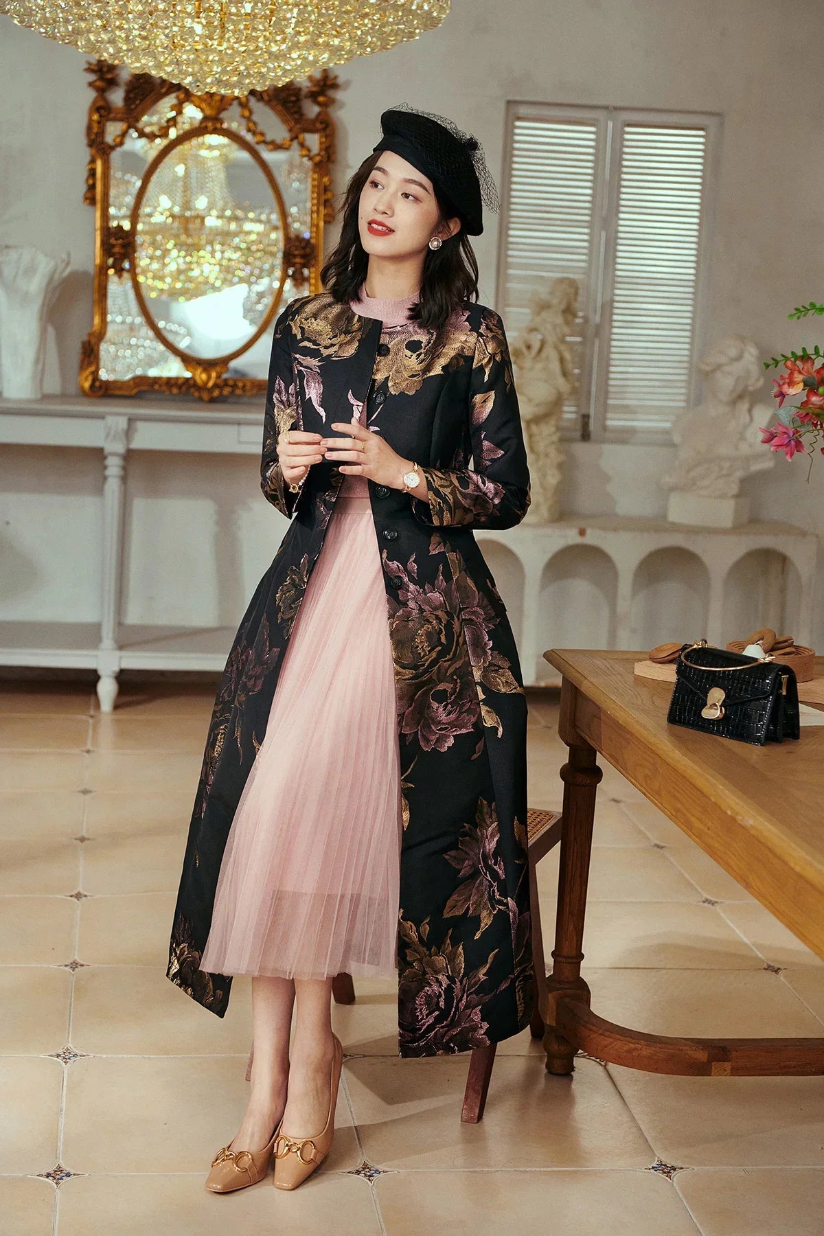 VougeVamp Luxury Brocade Long Trench Coat – Elegant Floral Maxi Overcoat for Autumn & Winter Fashion