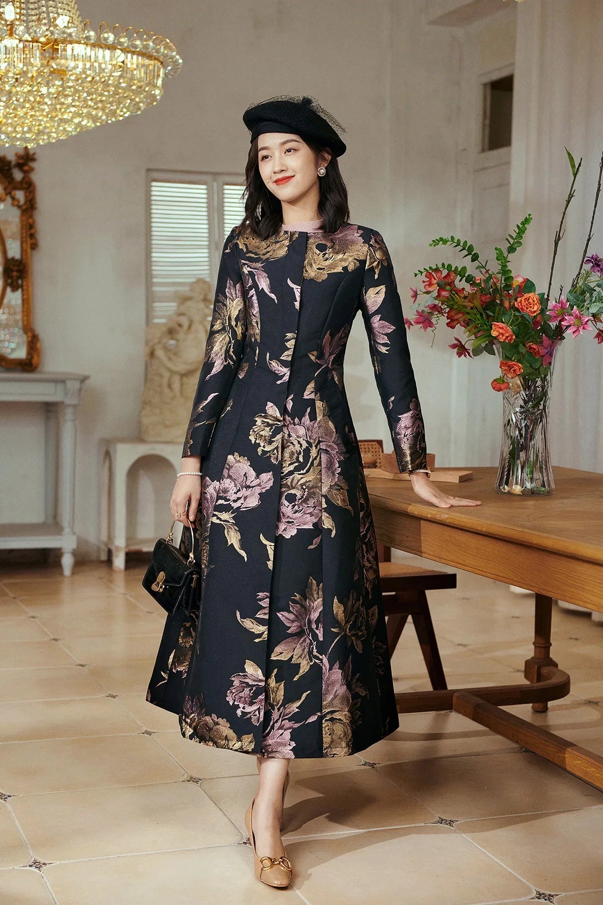 VougeVamp Luxury Brocade Long Trench Coat – Elegant Floral Maxi Overcoat for Autumn & Winter Fashion