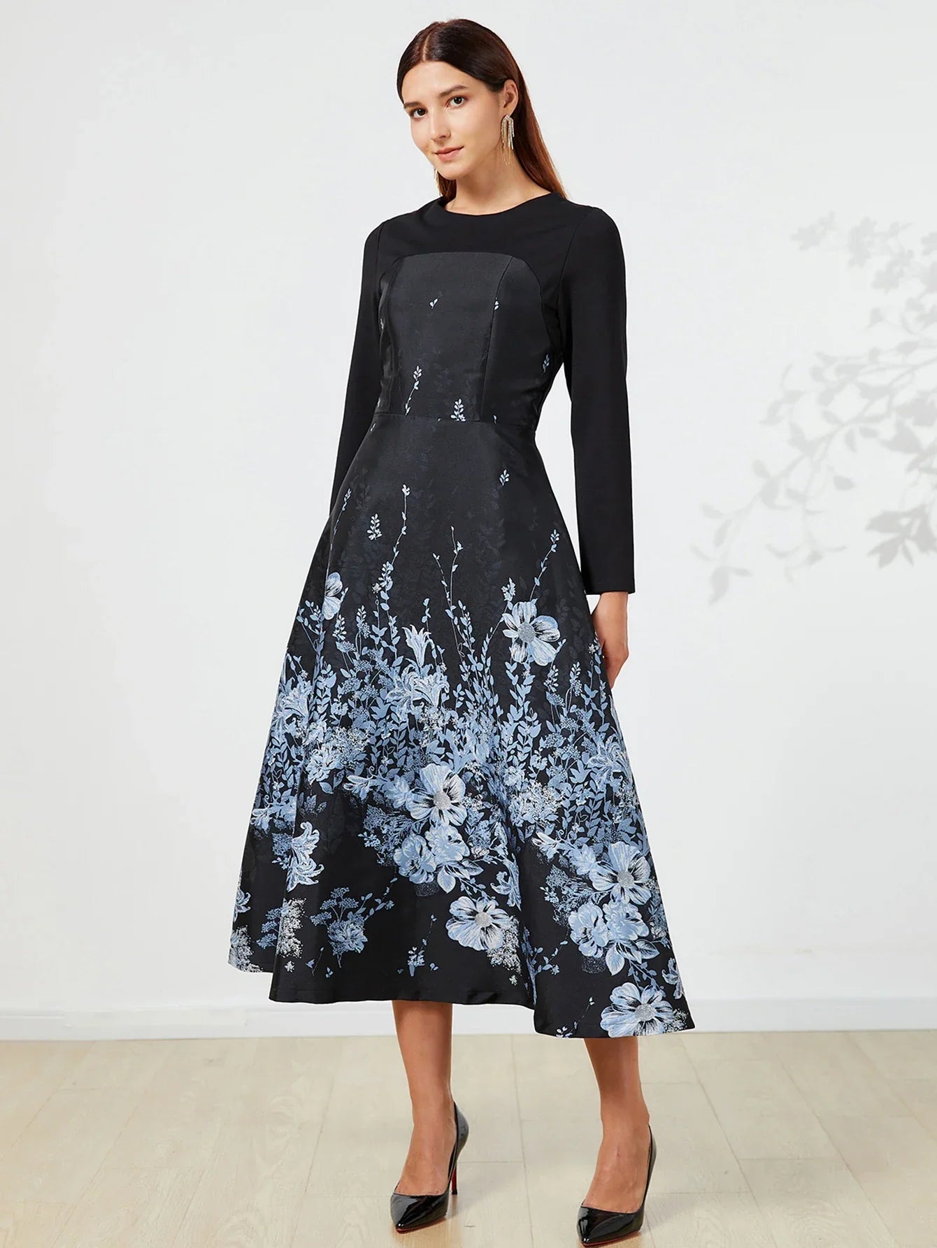 VougeVamp Elegant Jacquard Abaya Kaftan – Modest Islamic Fashion Dress for Women in Black