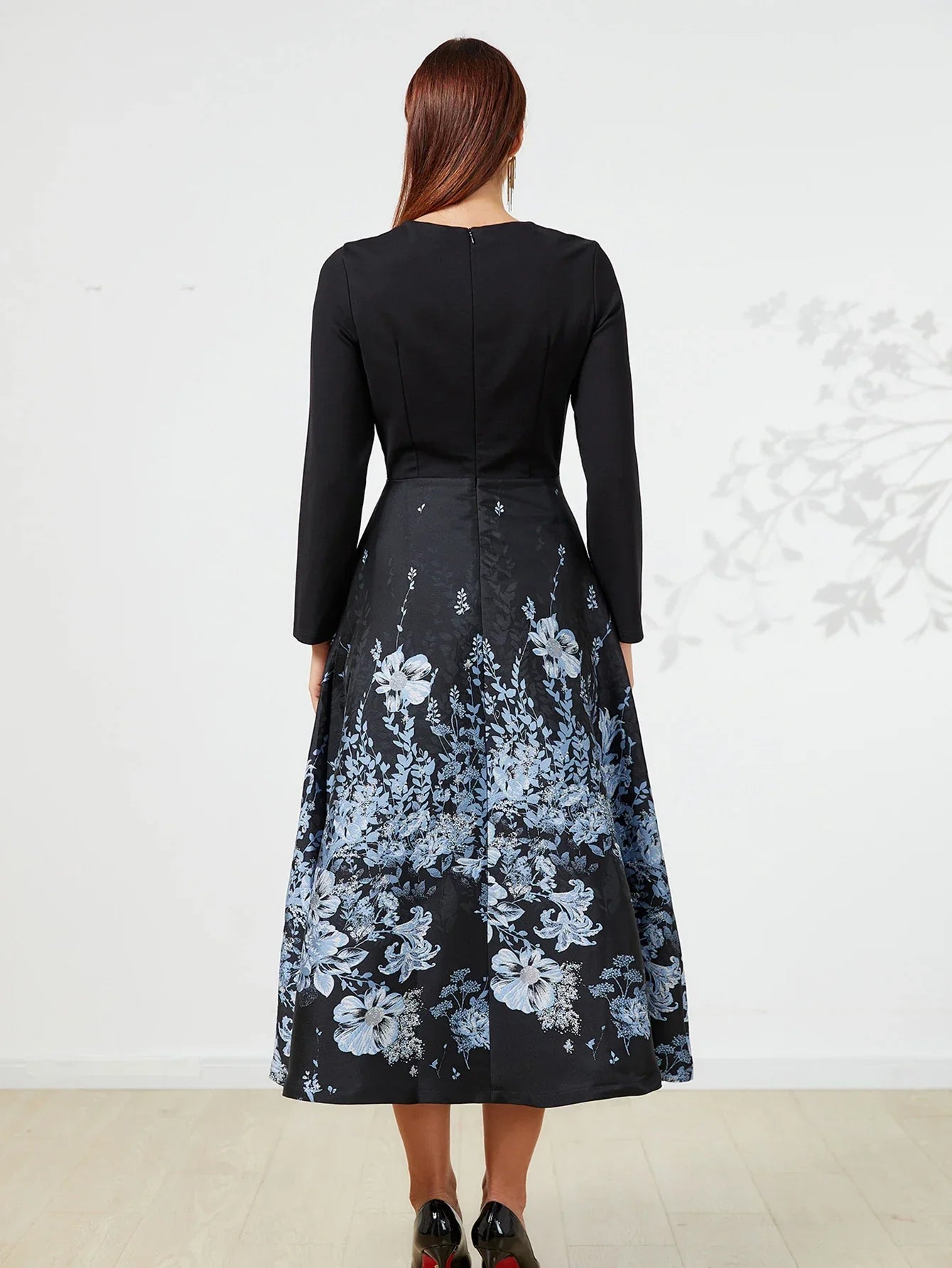 VougeVamp Elegant Jacquard Abaya Kaftan – Modest Islamic Fashion Dress for Women in Black