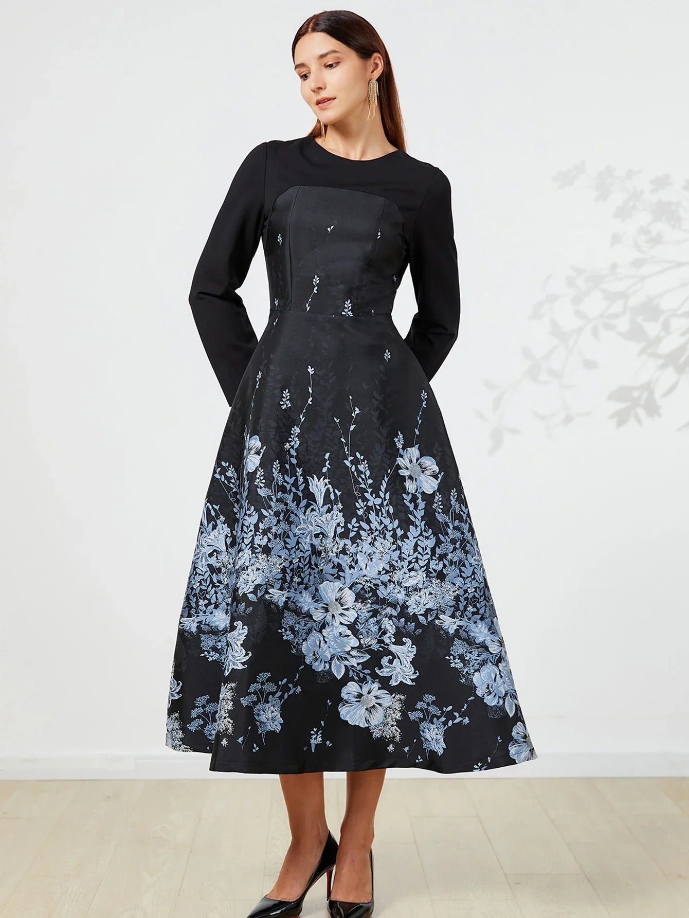 VougeVamp Elegant Jacquard Abaya Kaftan – Modest Islamic Fashion Dress for Women in Black