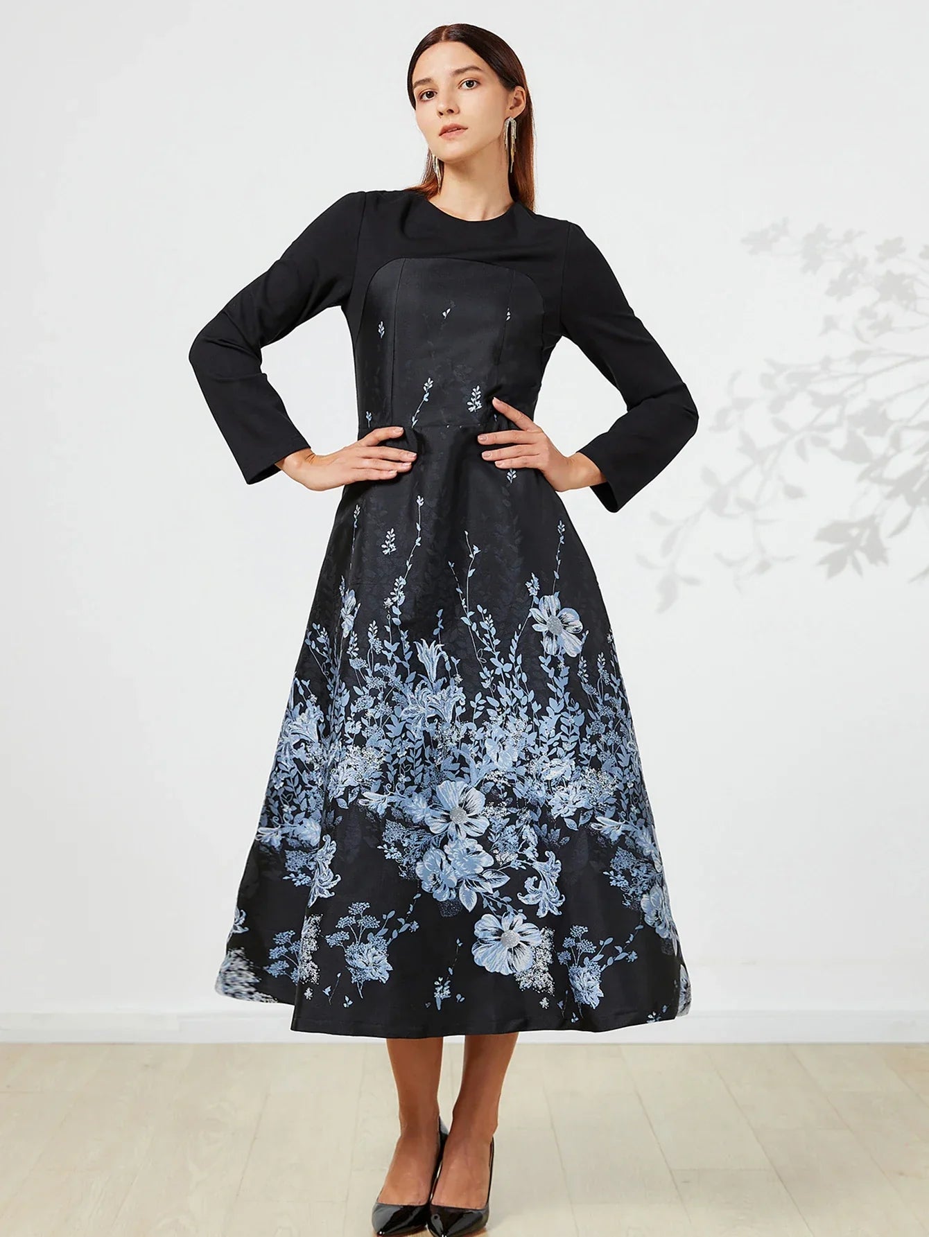 VougeVamp Elegant Jacquard Abaya Kaftan – Modest Islamic Fashion Dress for Women in Black