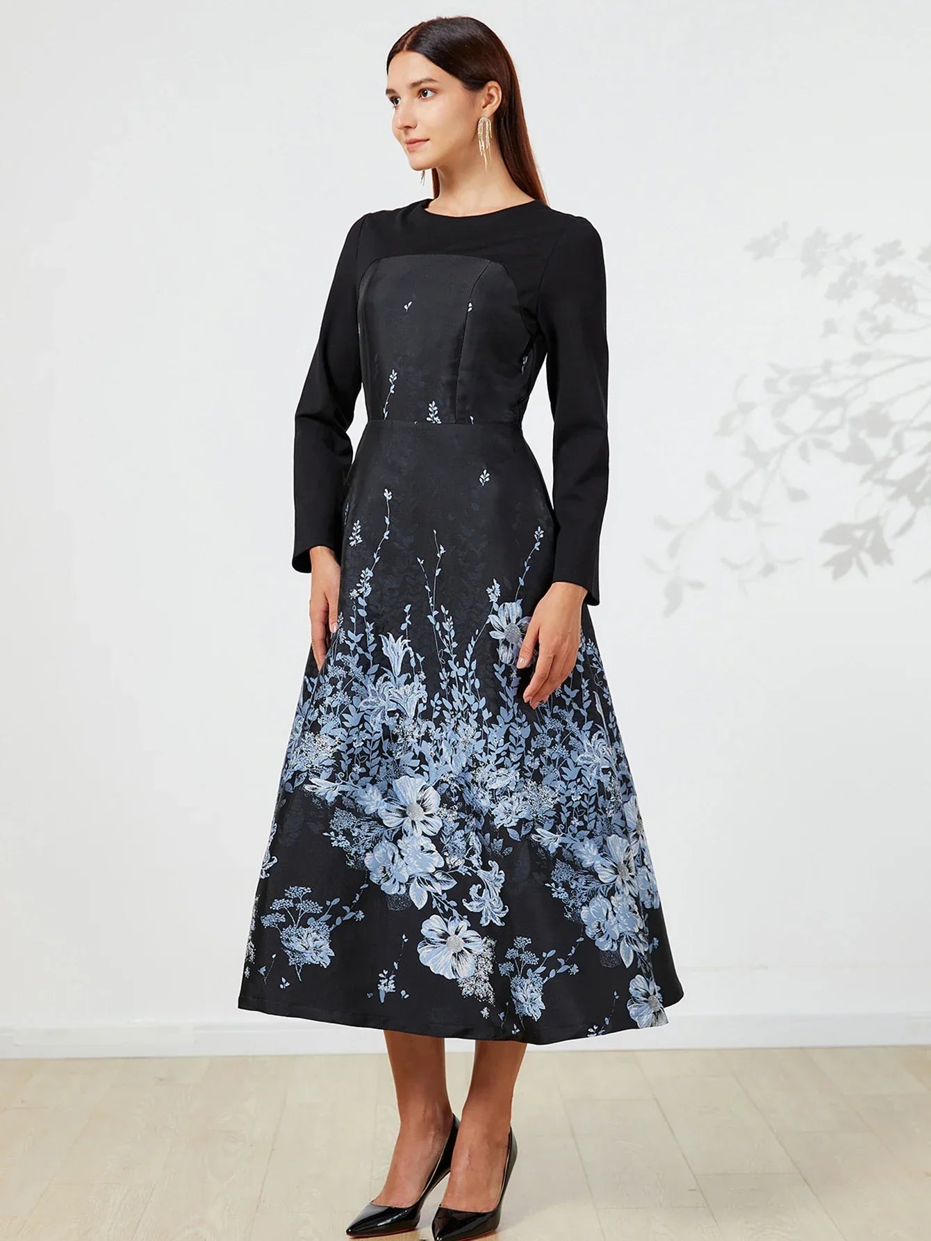 VougeVamp Elegant Jacquard Abaya Kaftan – Modest Islamic Fashion Dress for Women in Black