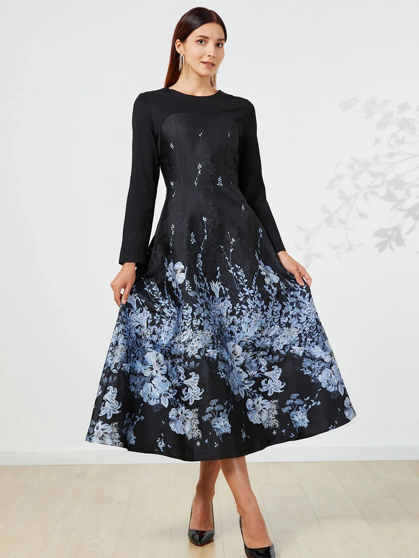 VougeVamp Elegant Jacquard Abaya Kaftan – Modest Islamic Fashion Dress for Women in Black