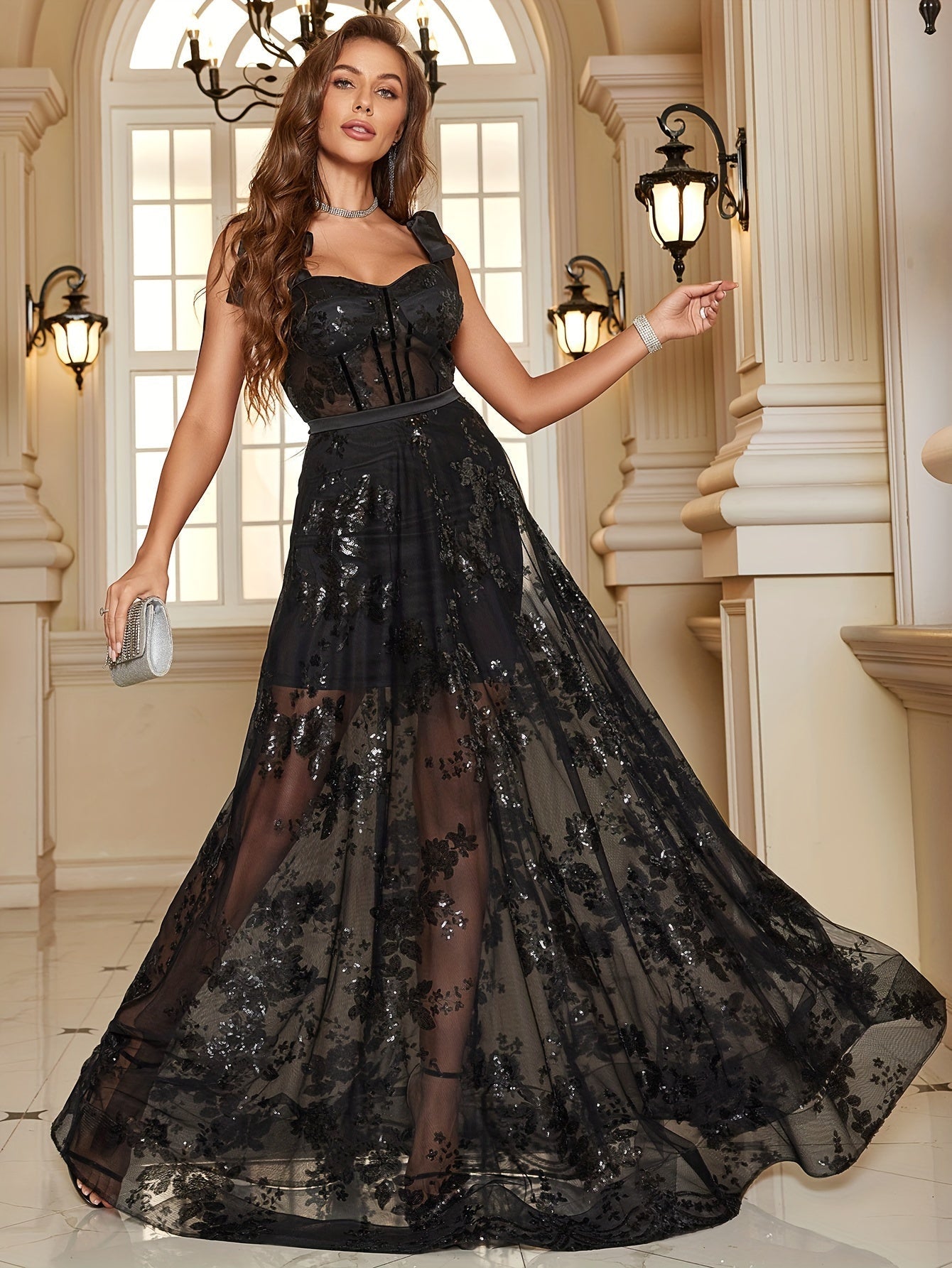 VougeVamp Floral Sweetheart Tulle Bridesmaid Dress – Elegant Backless Gown with Knot Straps