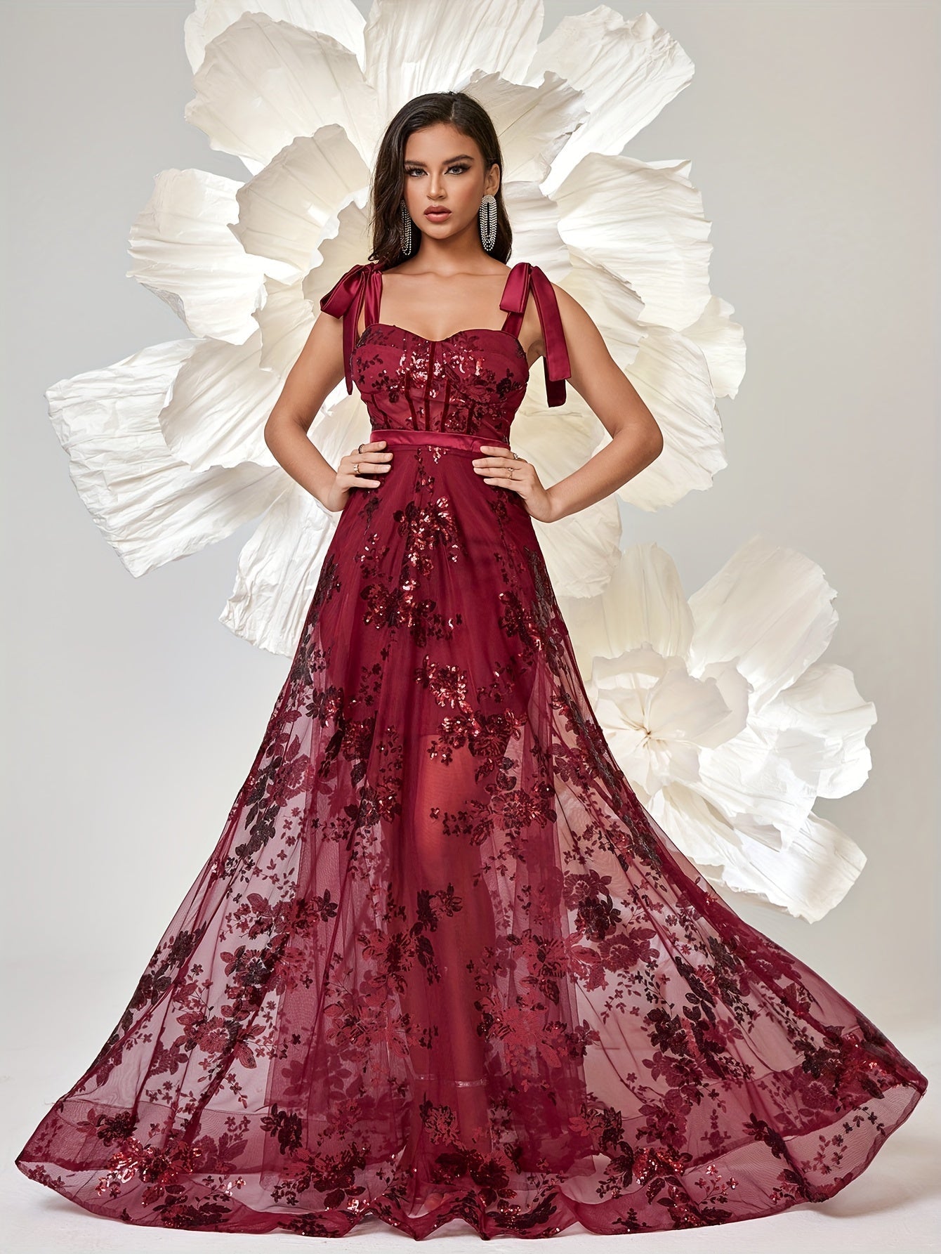 VougeVamp Floral Sweetheart Tulle Bridesmaid Dress – Elegant Backless Gown with Knot Straps