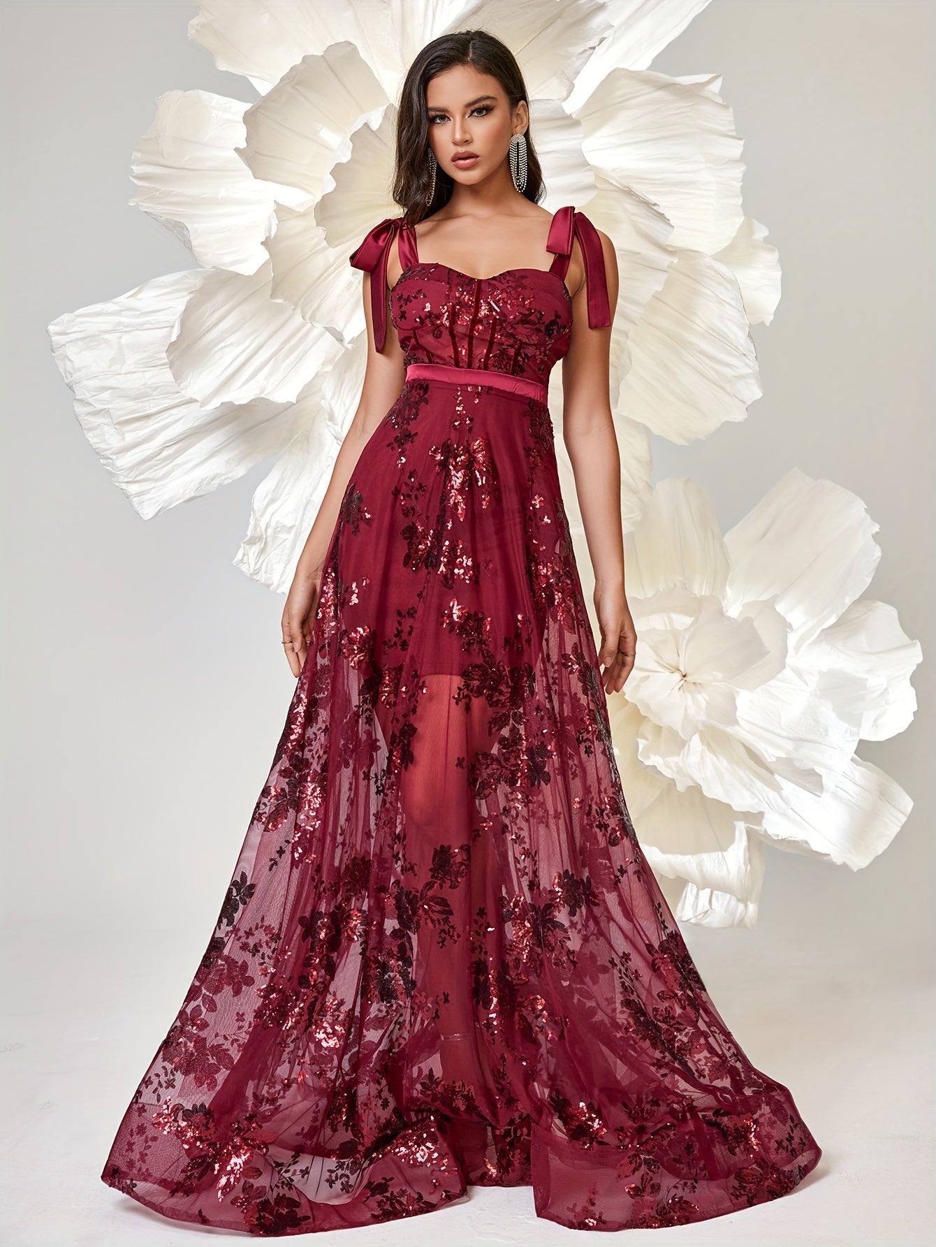 VougeVamp Floral Sweetheart Tulle Bridesmaid Dress – Elegant Backless Gown with Knot Straps