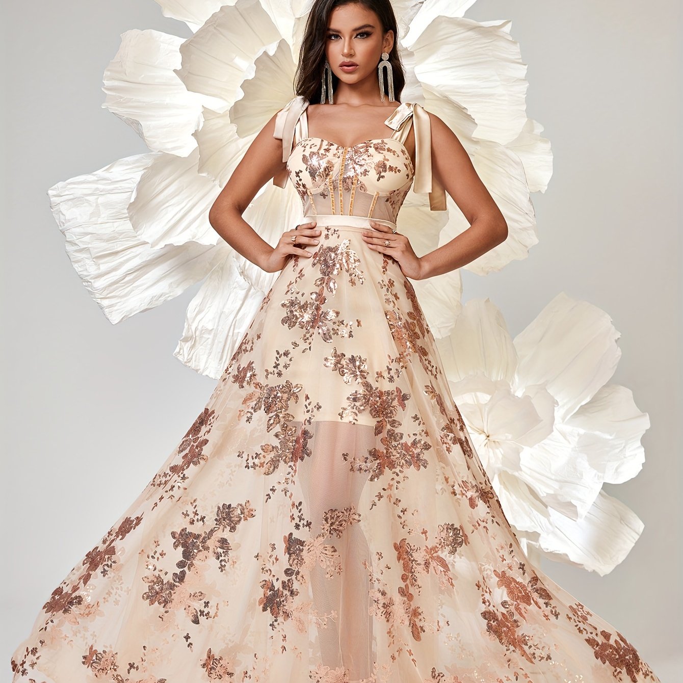 VougeVamp Floral Sweetheart Tulle Bridesmaid Dress – Elegant Backless Gown with Knot Straps