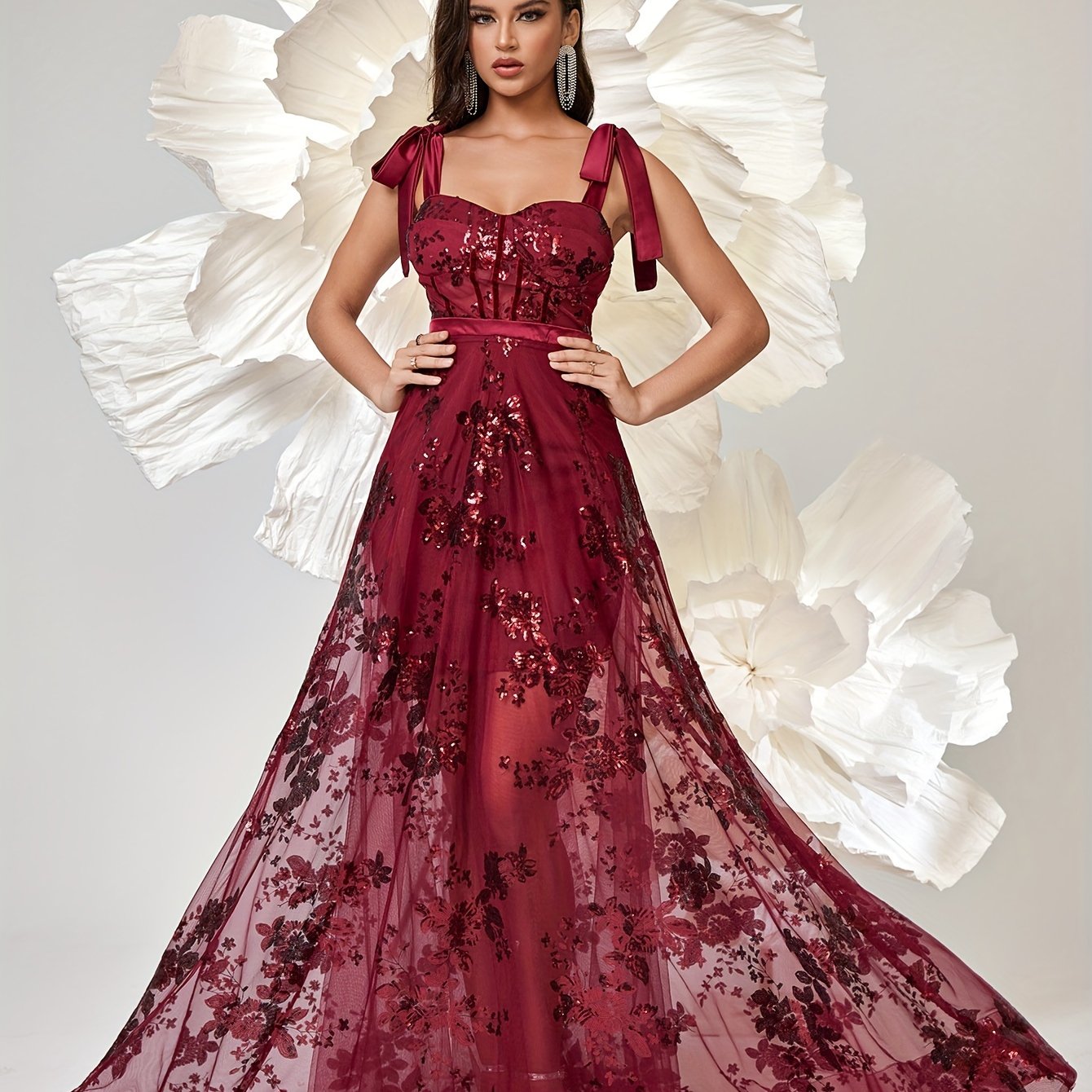 VougeVamp Floral Sweetheart Tulle Bridesmaid Dress – Elegant Backless Gown with Knot Straps