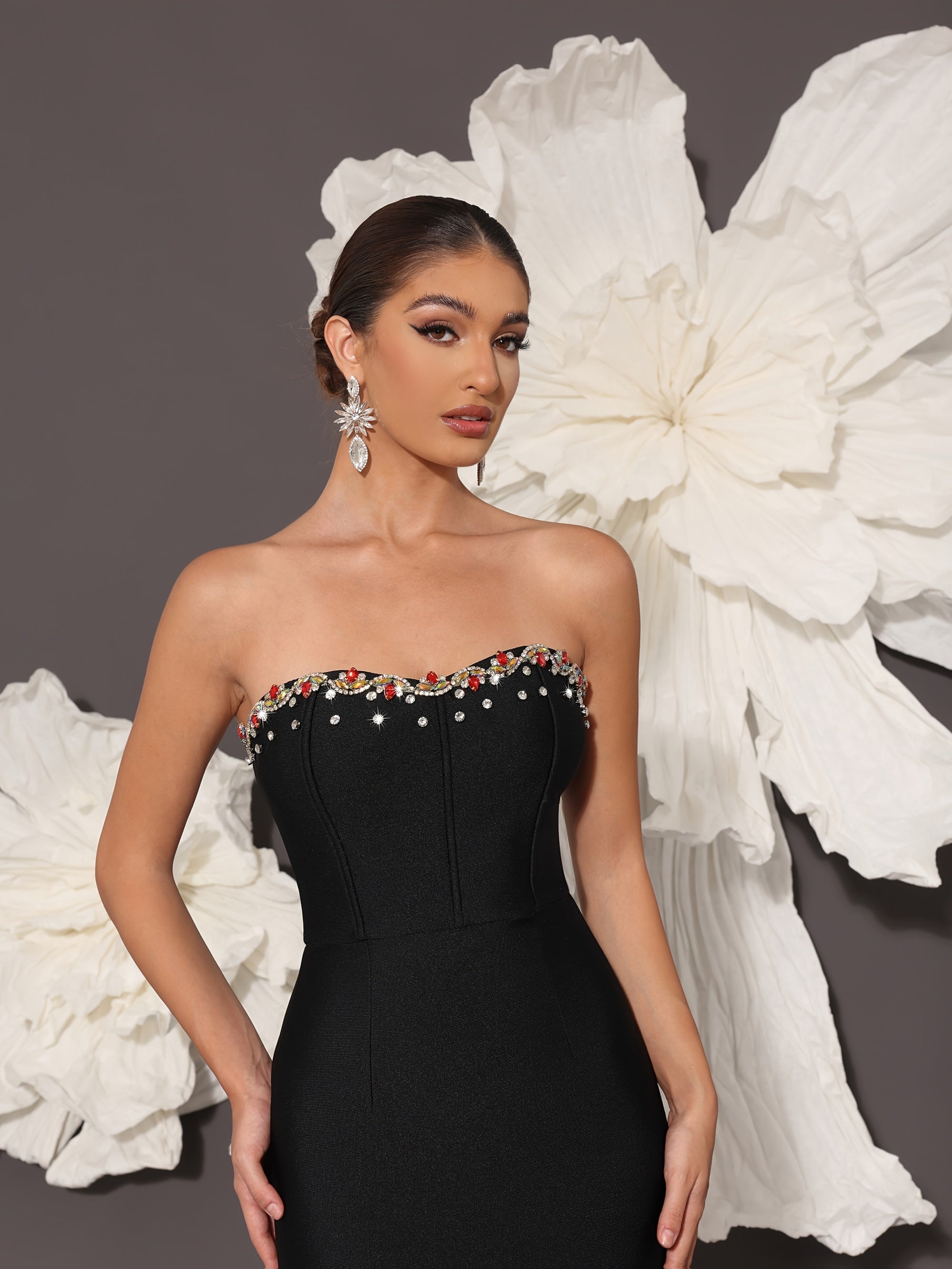 Elegant Black Bandage Dress with Handmade Beaded Glass Diamonds – Sheath Fit for Cocktail & Celebrity Parties - VougeVampUK