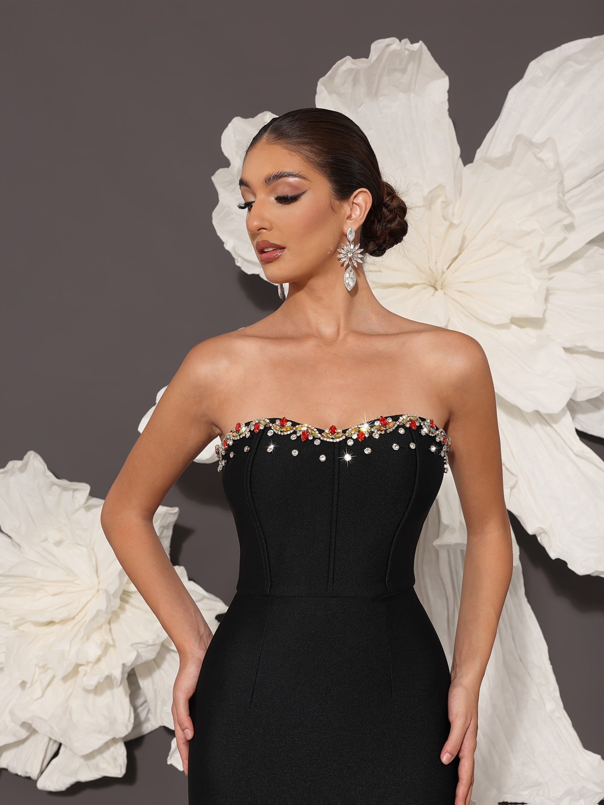 Elegant Black Bandage Dress with Handmade Beaded Glass Diamonds – Sheath Fit for Cocktail & Celebrity Parties - VougeVampUK