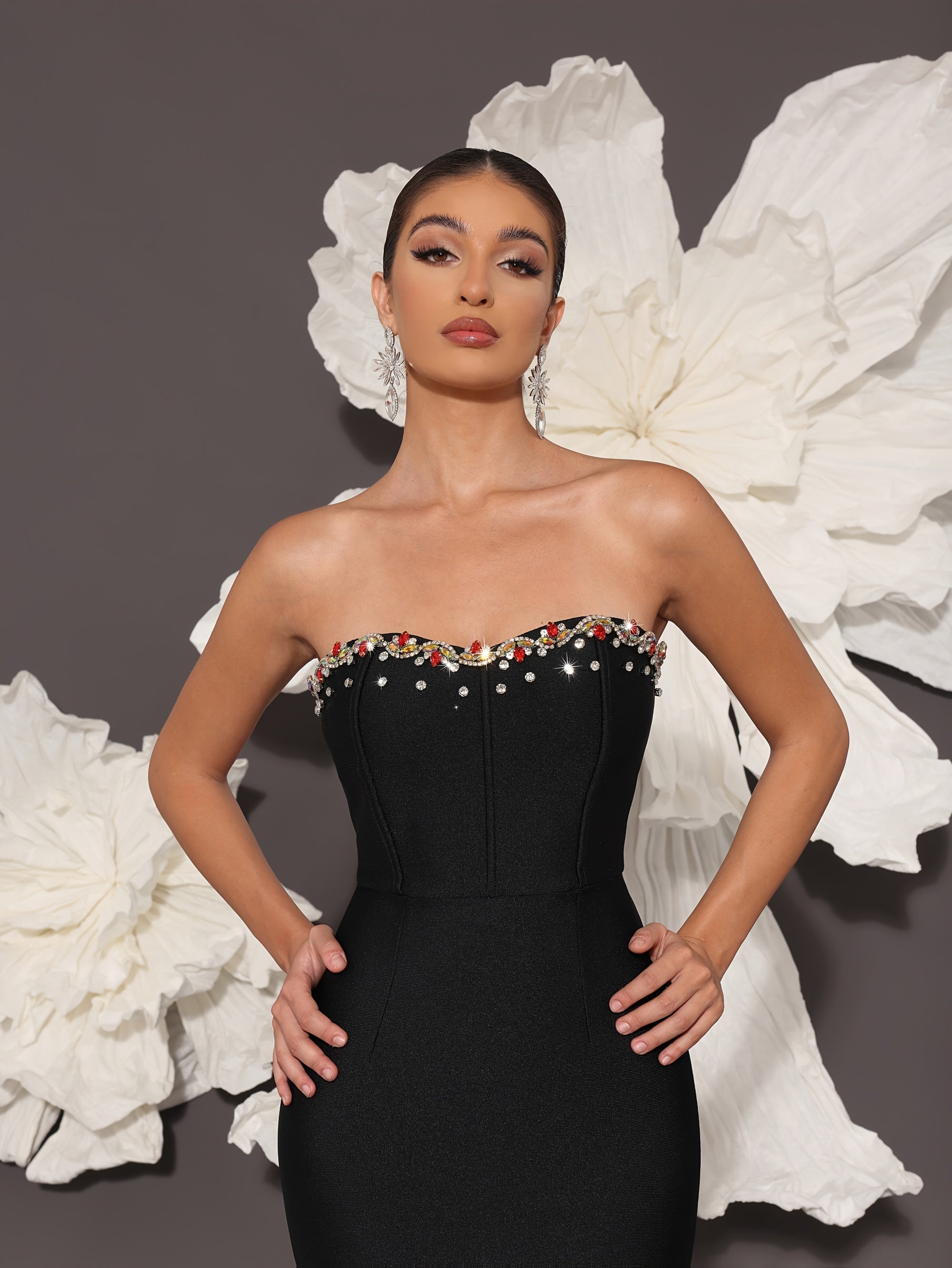 Elegant Black Bandage Dress with Handmade Beaded Glass Diamonds – Sheath Fit for Cocktail & Celebrity Parties - VougeVampUK