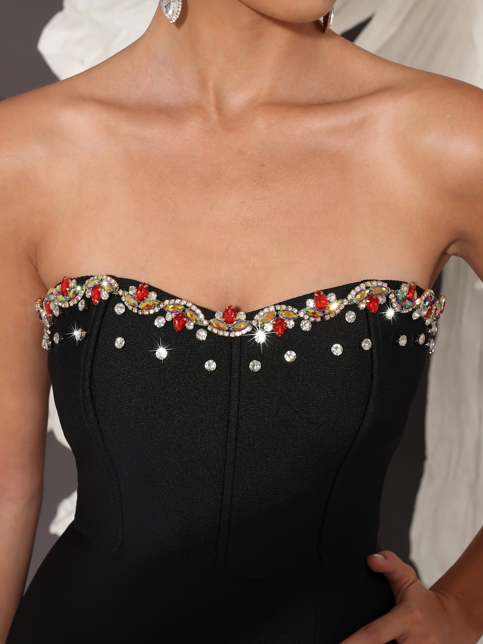 Elegant Black Bandage Dress with Handmade Beaded Glass Diamonds – Sheath Fit for Cocktail & Celebrity Parties - VougeVampUK