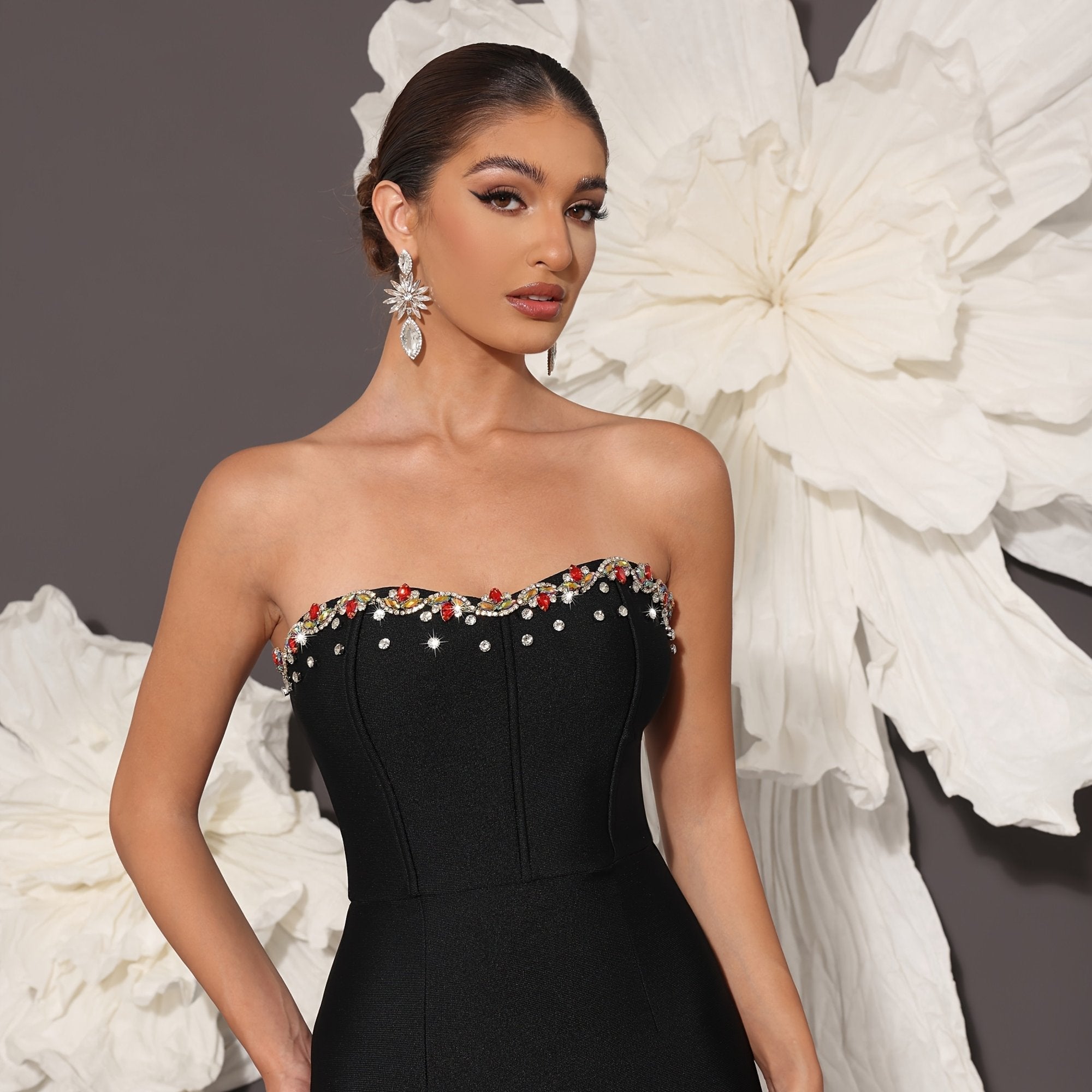 Elegant Black Bandage Dress with Handmade Beaded Glass Diamonds – Sheath Fit for Cocktail & Celebrity Parties - VougeVampUK