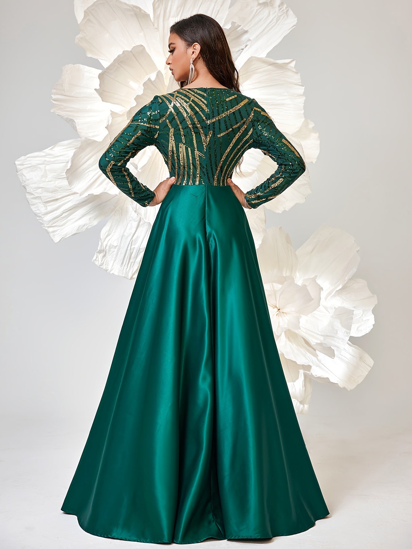 VougeVamp Sequined V-Neck Swing Bridesmaid Dress – Elegant Long Sleeve Wedding Party Gown