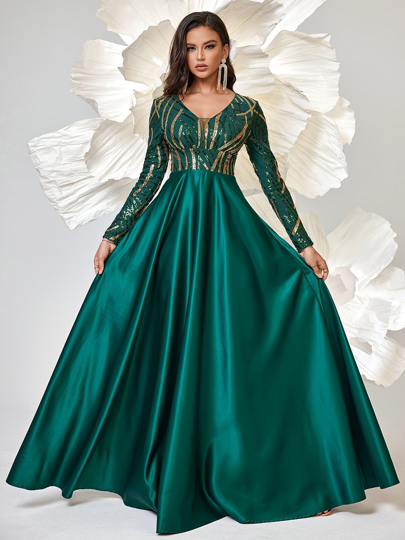 VougeVamp Sequined V-Neck Swing Bridesmaid Dress – Elegant Long Sleeve Wedding Party Gown