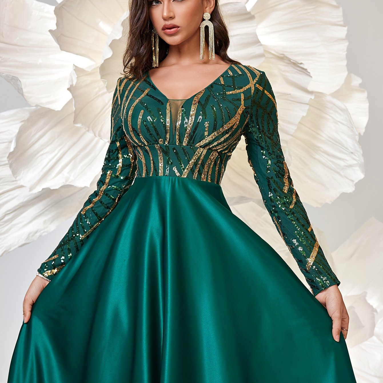 VougeVamp Sequined V-Neck Swing Bridesmaid Dress – Elegant Long Sleeve Wedding Party Gown