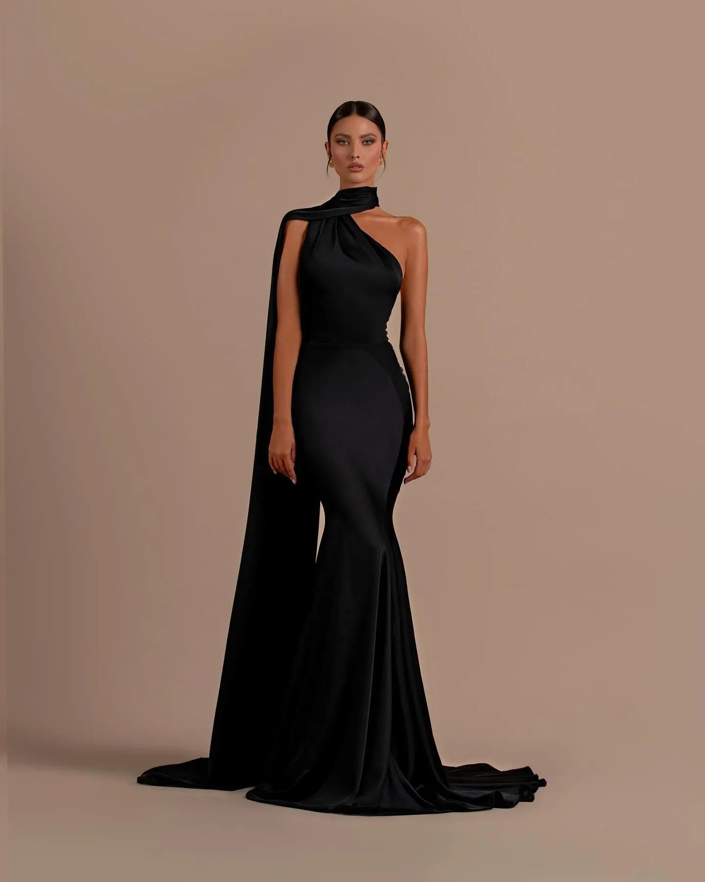 VougeVamp Black Mermaid Prom Dress - One-Shoulder Sleeveless Gown with Long Shawl and Sweep Train