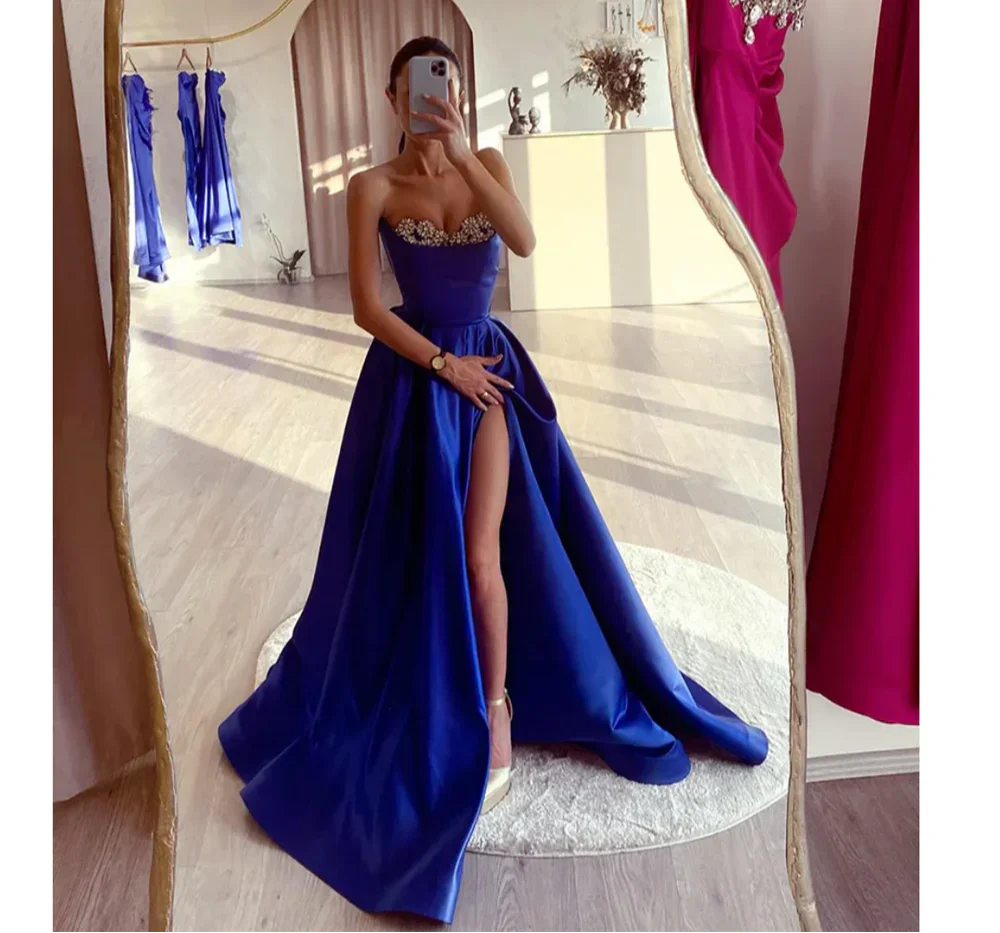 VougeVamp Dark Blue Prom Dress - Off-Shoulder Satin A-Line Gown with High Side Split