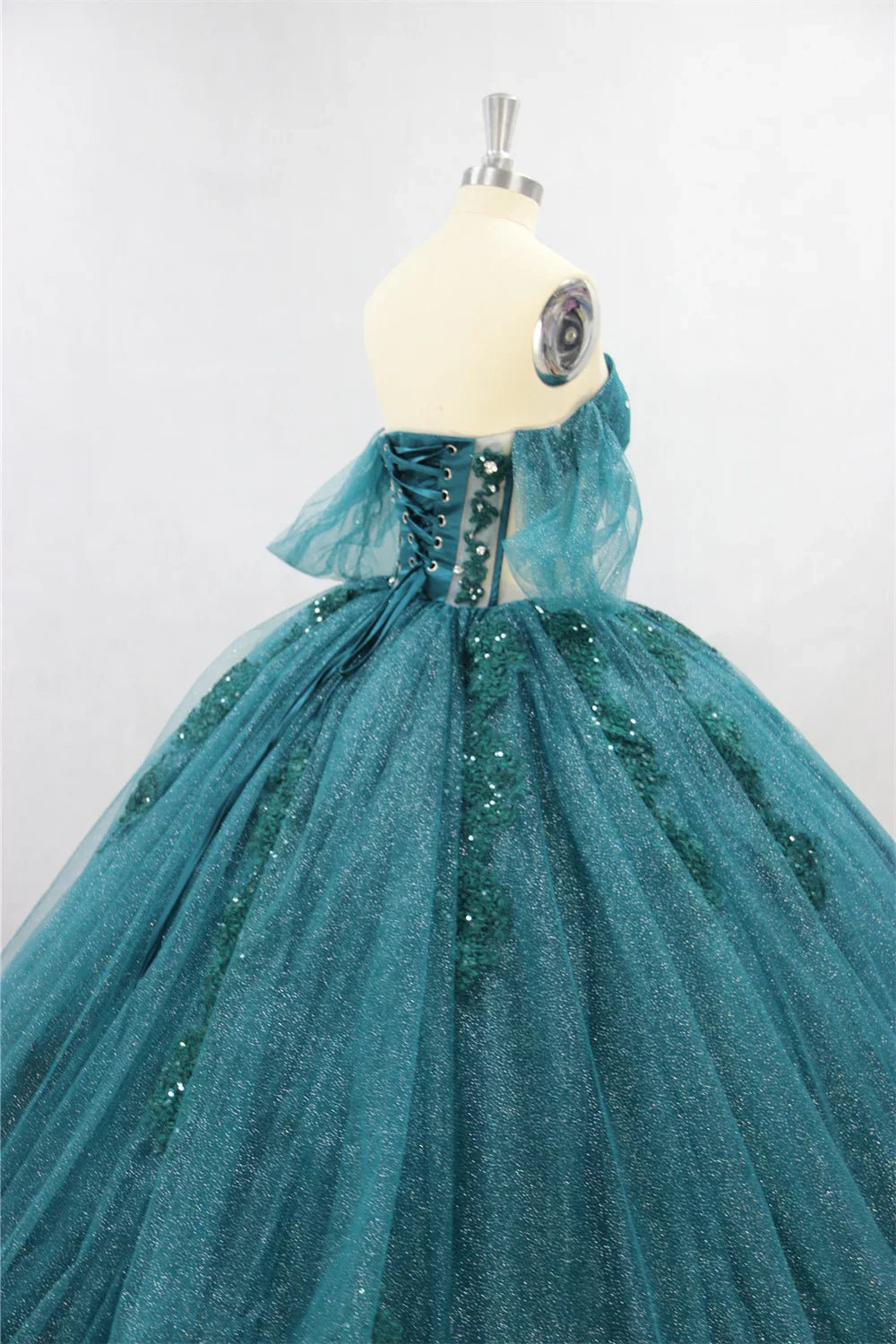 VougeVamp Princess Ball Gown Party Dress - Off-Shoulder Green A-Line Floor-Length Organza Gown
